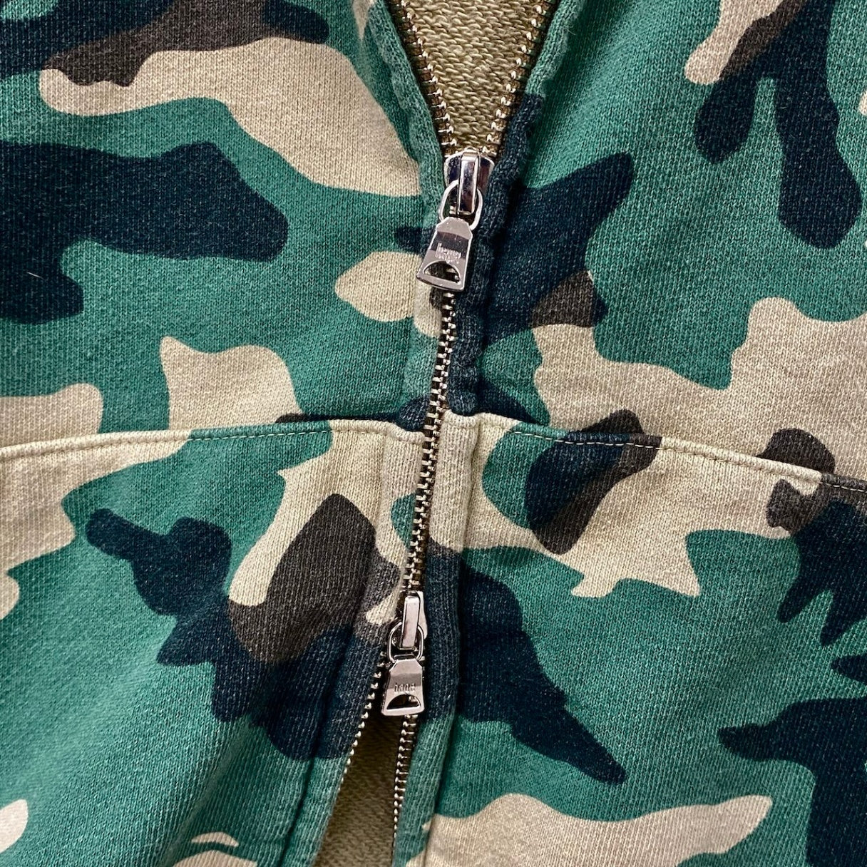 32e16 ABathing Ape アベイシングエイプ WOODLAND CAMO フルジップフーディー パーカー 001ZPJ301006M Lサイズ グリーン ベージュ コットン100％ メンズ 男性用t18r