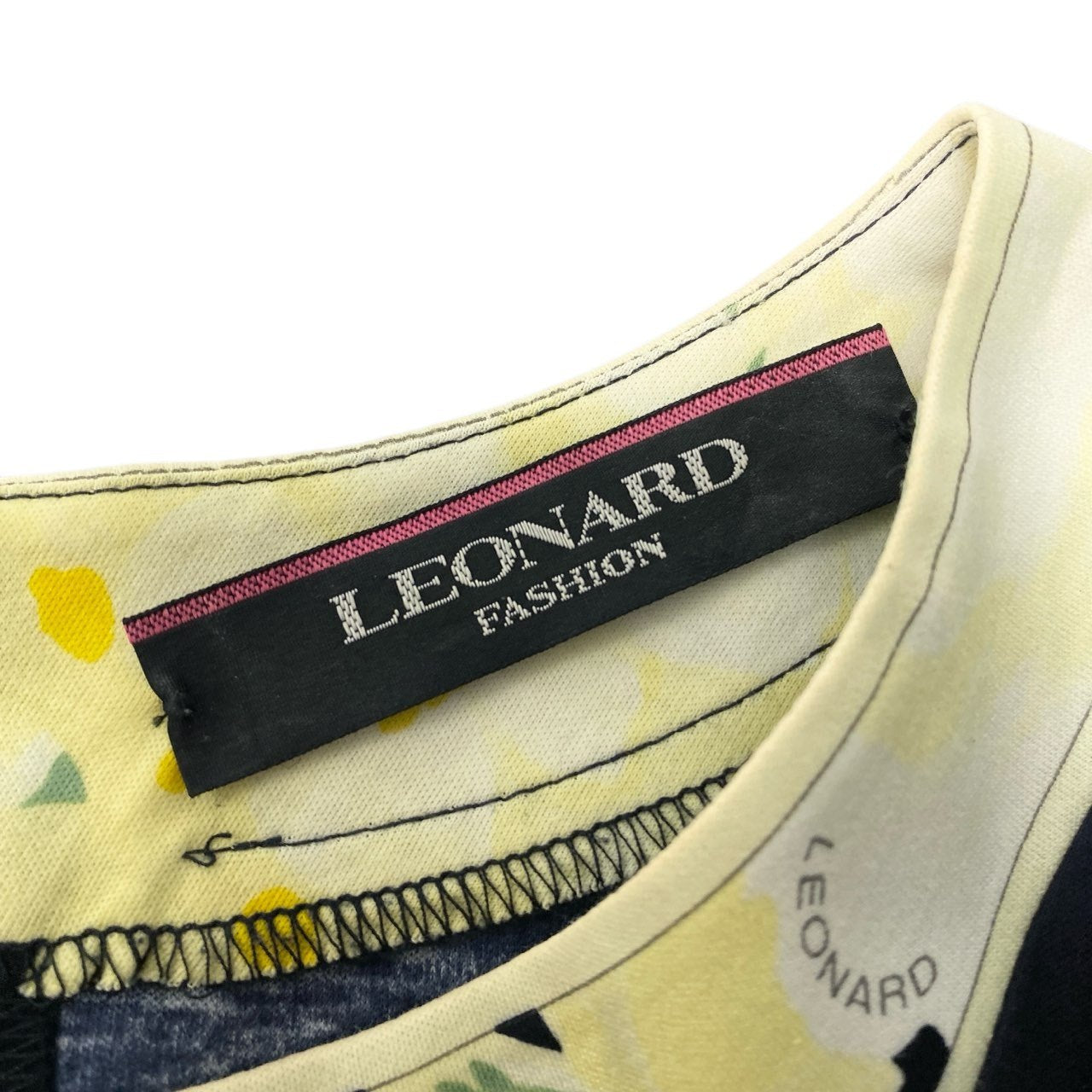 60c6《美品》 LEONARD レオナール 美しい花柄プリント 半袖カットソー Tシャツ トップス 40 ネイビー イエロー コットン レディースu02t