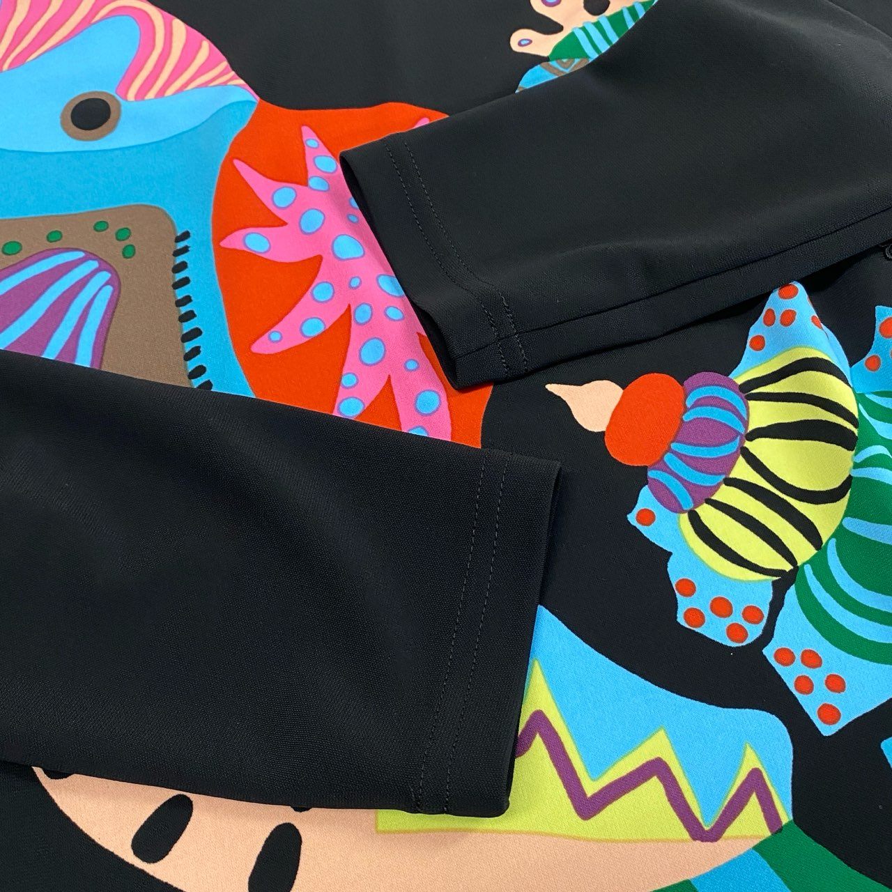 38k26 《美品》 TOKUKO 1er VOL トクコプルミエヴォル チュニックカットソー ロングスリーブ プルオーバー フロントプリント レース装飾 レディース 女性用 9 ブラックu02t