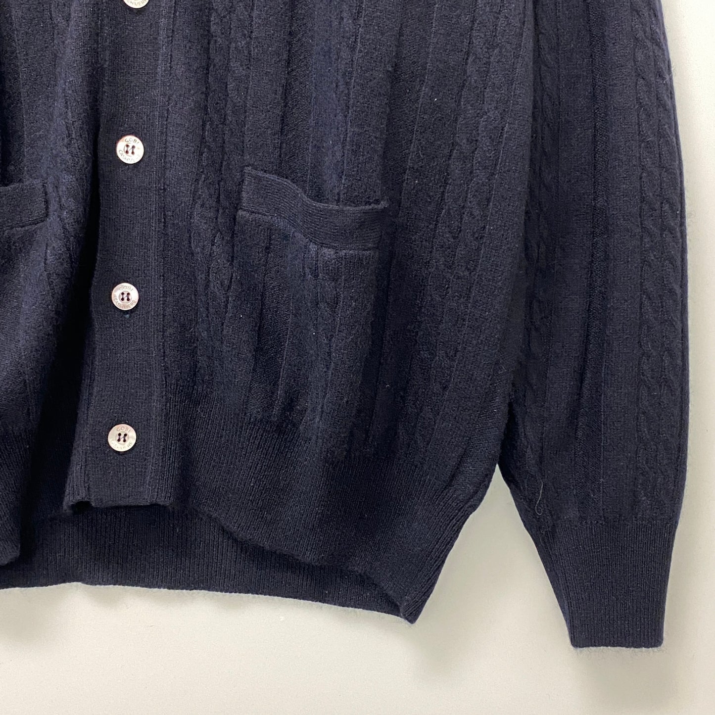78b12 【新品保管品】GOBI ゴビ カシミヤニットカーディガン Vネックカーディガン カシミア モンゴル製 Lサイズ ネイビー カシミヤ100％ メンズ 男性用u02t