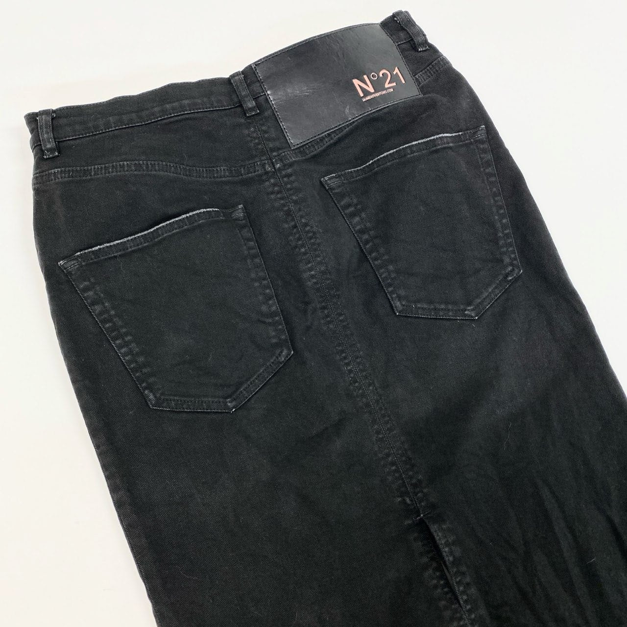 74k4 N°21 numero ventuno ヌメロ ヴェントゥーノ スリット デニムスカート ボトムス イタリア製 22AW-C032-0068 40 ブラック コットン レディースo07t