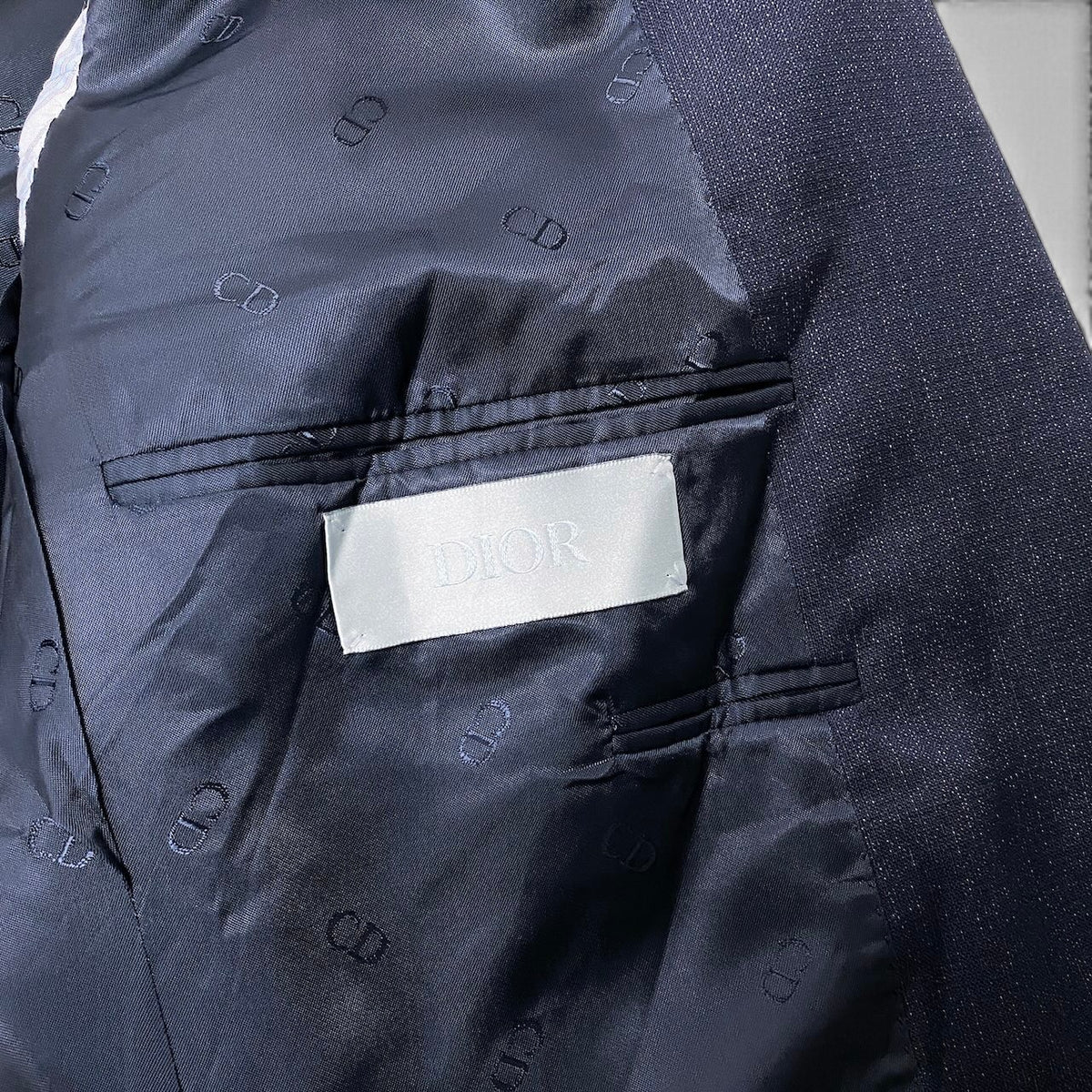 29j15 【極美品】 DIOR ディオール テーラードジャケット シングル 2B  サイズ48C ネイビー ウール100％ メンズu02t