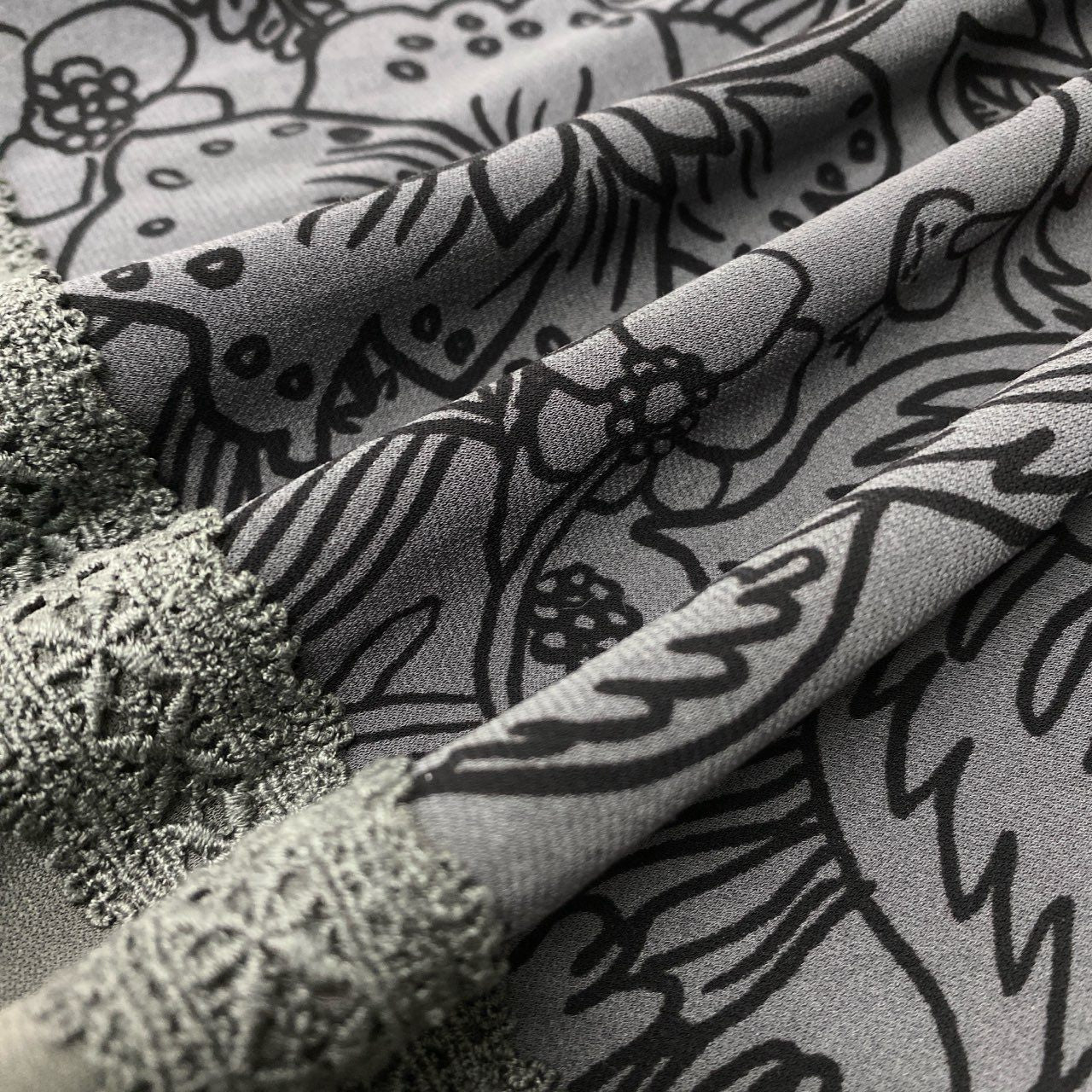 5c10 TOKUKO 1er VOL トクコプルミエヴォル フーデット ロングワンピース 長袖 花柄 ビッグプリント レース装飾 レディース 女性服 サイズ9 グレーu02t