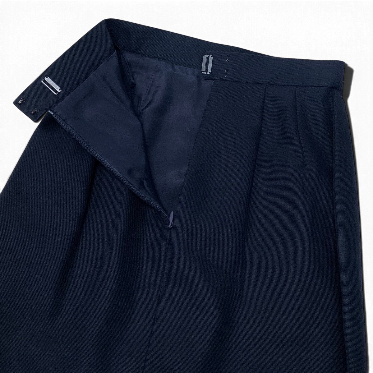 i27 【美品】CHANEL 1993年 デッドストック タイトスカート ココマークボタン 36サイズ ネイビー コットン100％ レディース 女性用u02t