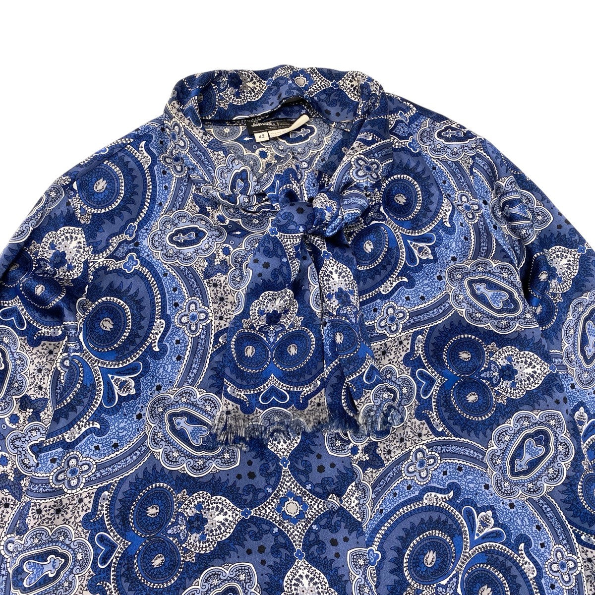31f18 Salvatore Ferragamo サルヴァトーレフェラガモ ボウタイシャツ シルクシャツ イタリア製 総柄 ペイズリー柄 長袖シャツ 42 ブルー ホワイト シルク100％ レディース 女性用o07t