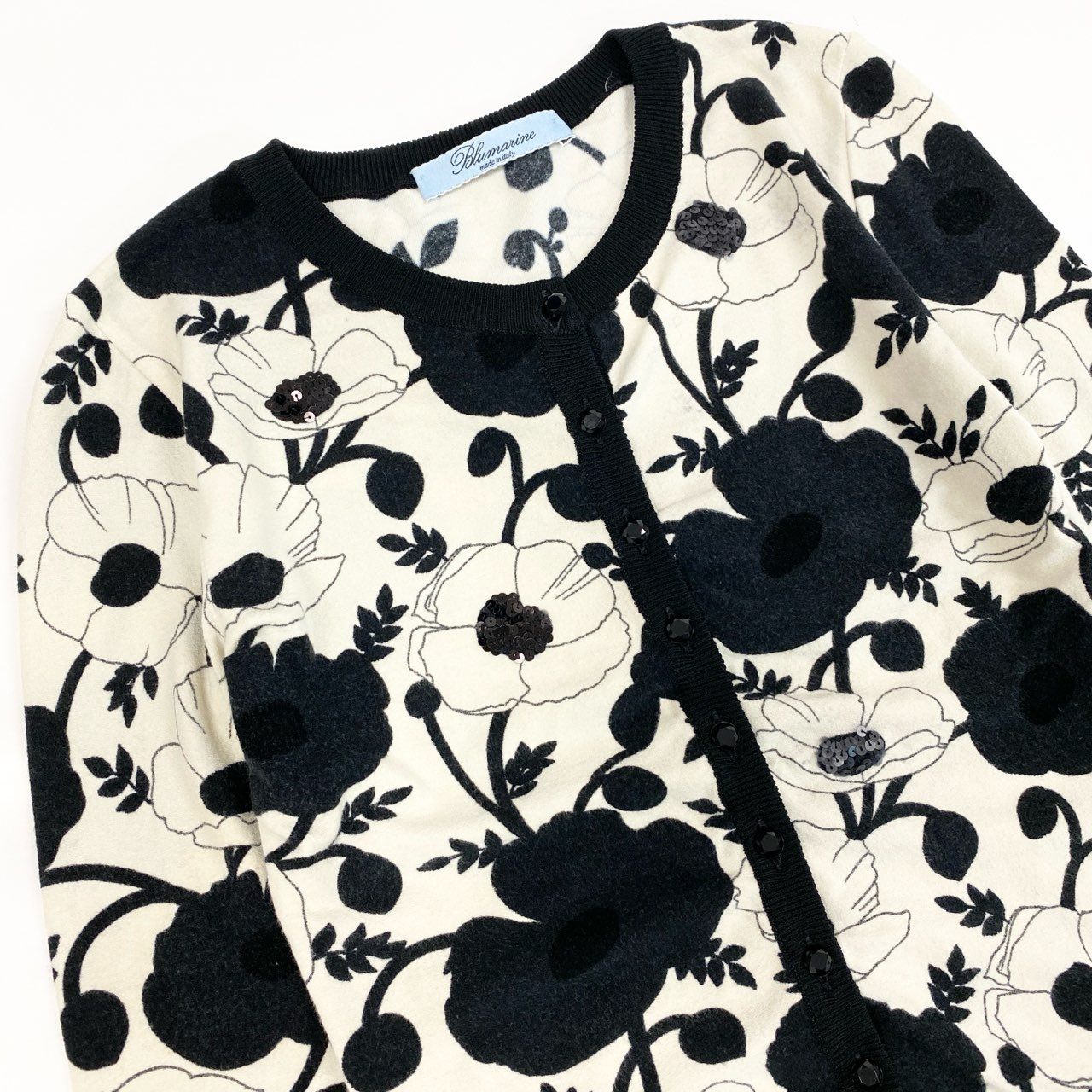 31k2 Blumarine ブルマリン イタリア製 長袖ニットカーディガン 花柄プリント ビジュー スパンコール 38 ホワイト ブラック レディースo07t