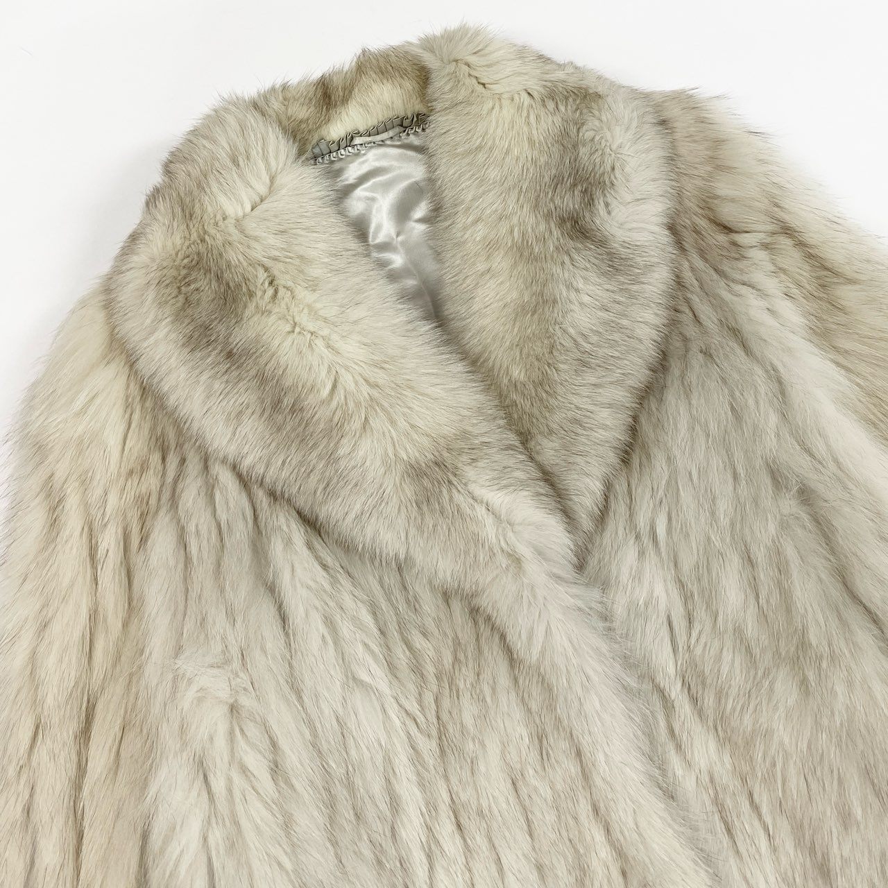 49k19 SAGA FOX サガフォックス 銀サガ ブルーフォックス ファーコート ホワイト 本毛皮 FOX FUR リアルファーt18r