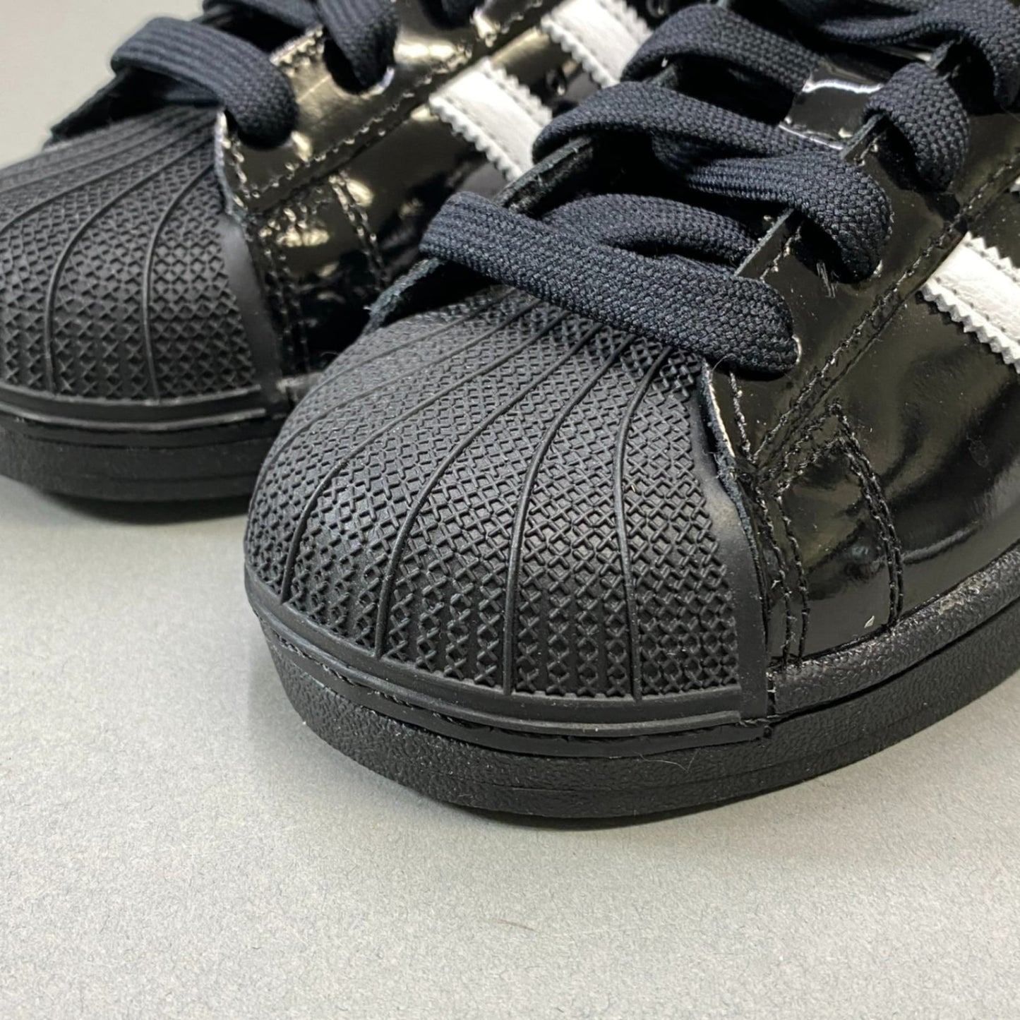 1L10 【美品】adidas アディダス スーパースター パテントレザースニーカー ローカットスニーカー 23センチ ブラック ホワイト レディースo07t