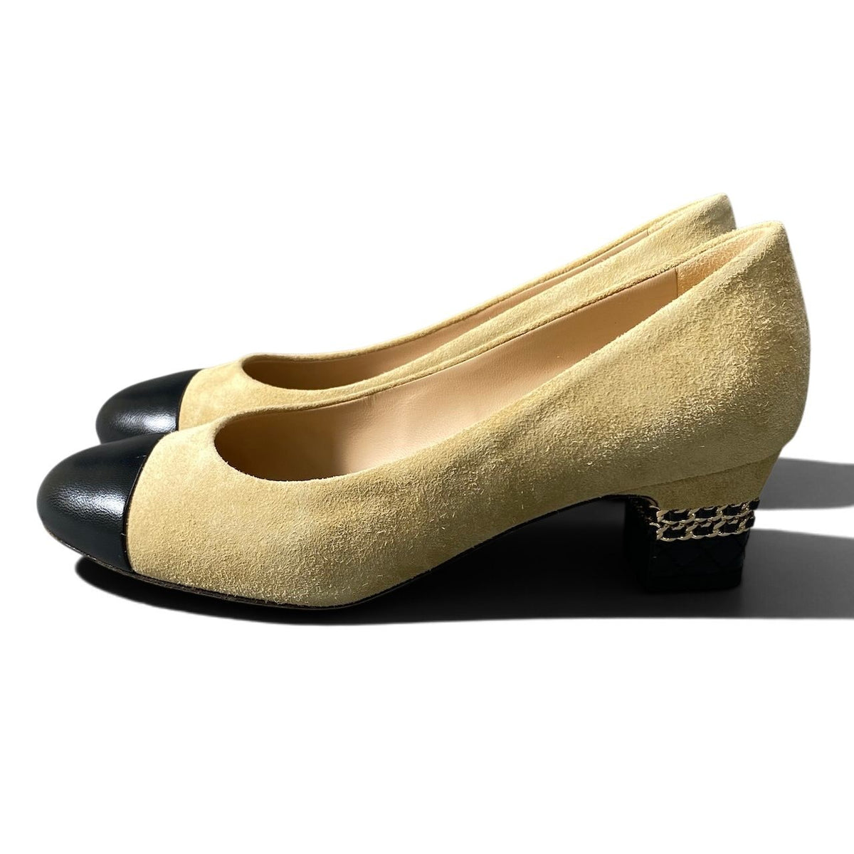 h10 【美品】CHANEL マトラッセ チェーントリム パンプス 36 1/2Cサイズ ベージュ ブラック スウェード レディース 女性用k02i