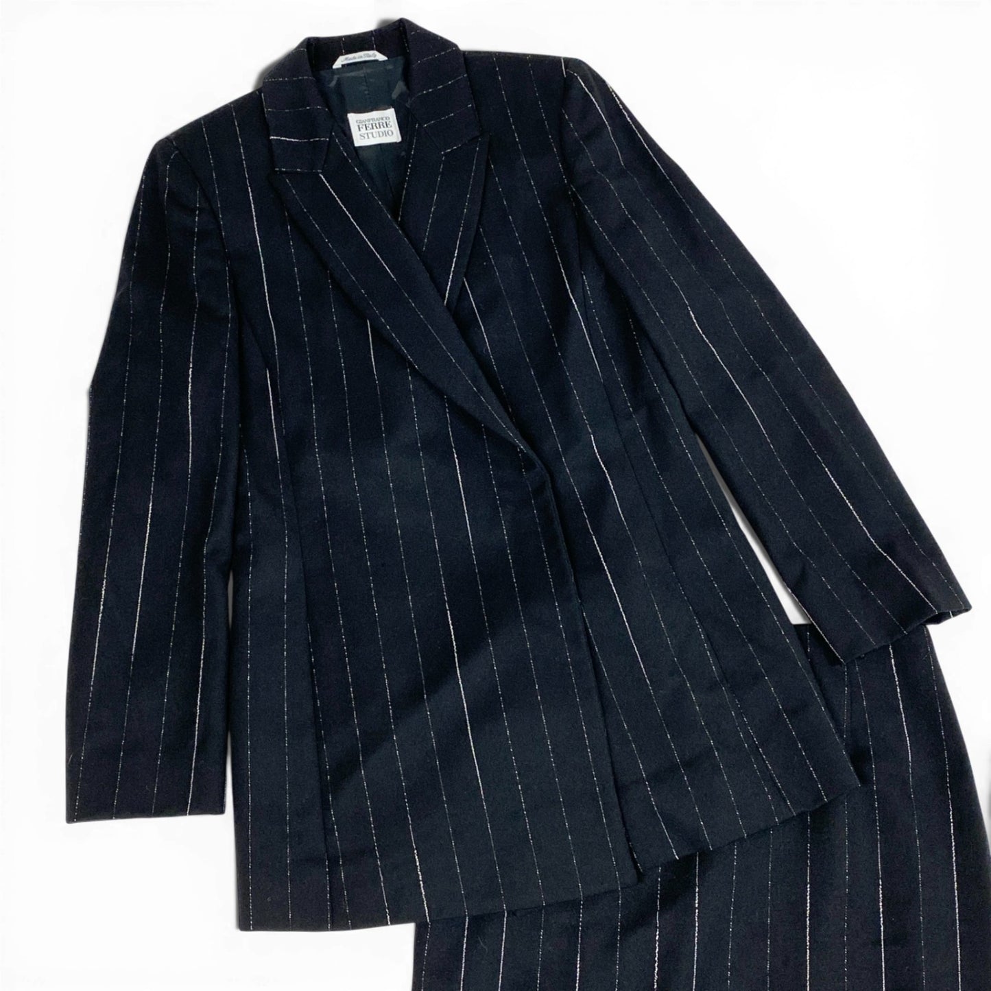 35L19 GIANFRANCO FERRE ジャンフランコフェレ ジャケットスーツ タイトスカート ストライプ柄  I40 ブラック レディース 女性用u02t