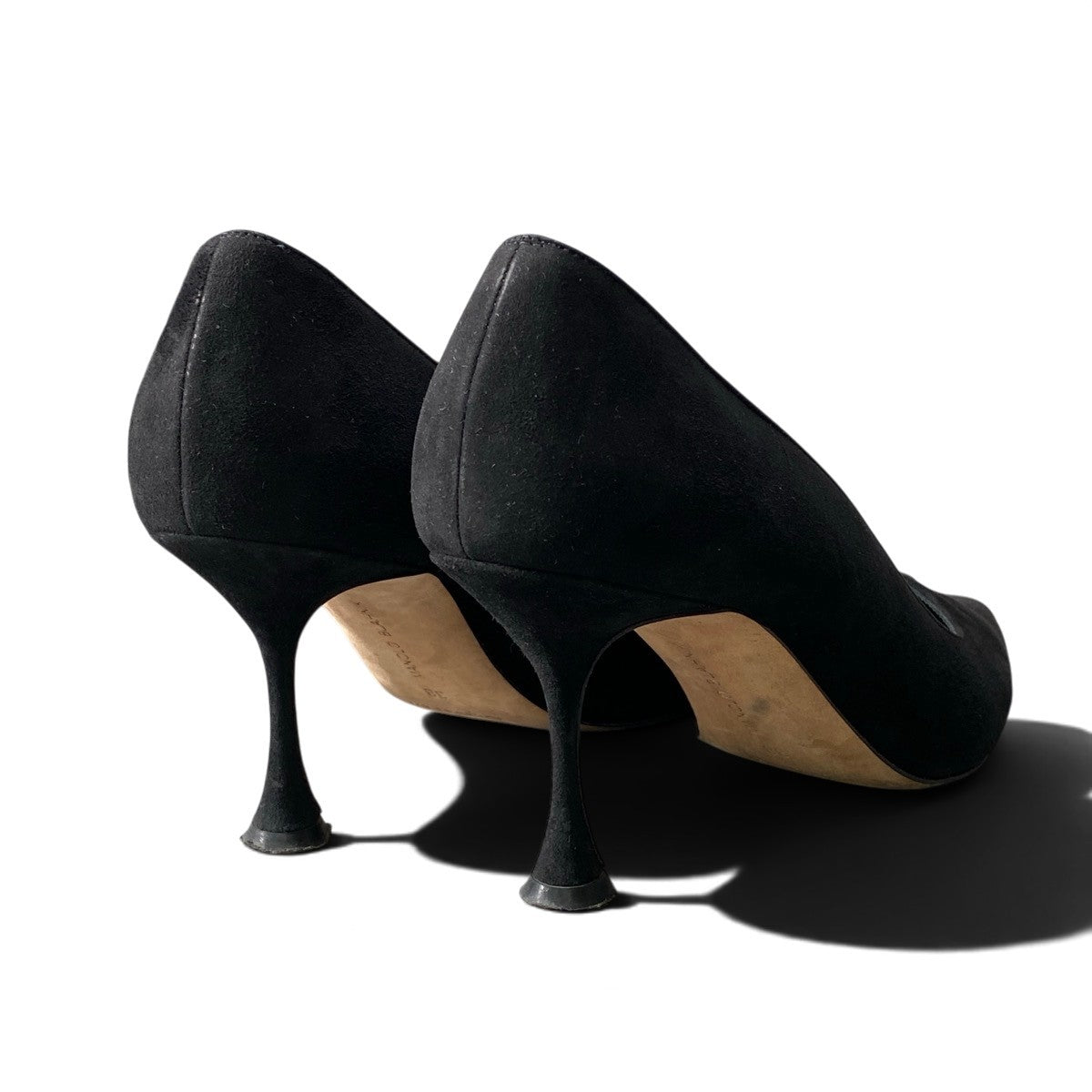 g31 MANOLO BLAHNIK ポイントテッドトゥパンプス シューズ イタリア製 38サイズ ブラック スウェード レディース 女性用k02i