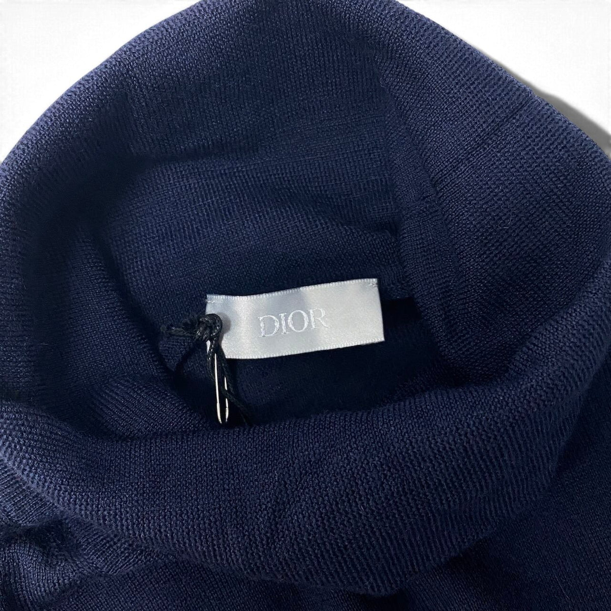 21j16 【未使用】 DIOR HOMME ディオールオム Bee刺繍 タートルネック ニットセーター 833M603BT128 サイズS ネイビー カシミヤ100％ メンズu02t