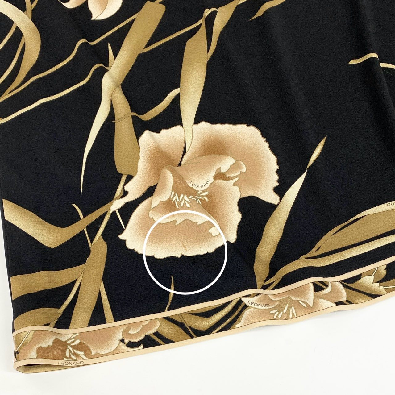 60d13 LEONARD FASHION レオナール セットアップスカート 美しい花柄プリント カンカン素材 長袖カットソー 膝丈スカート LL ブラック レディース 女性用o07t