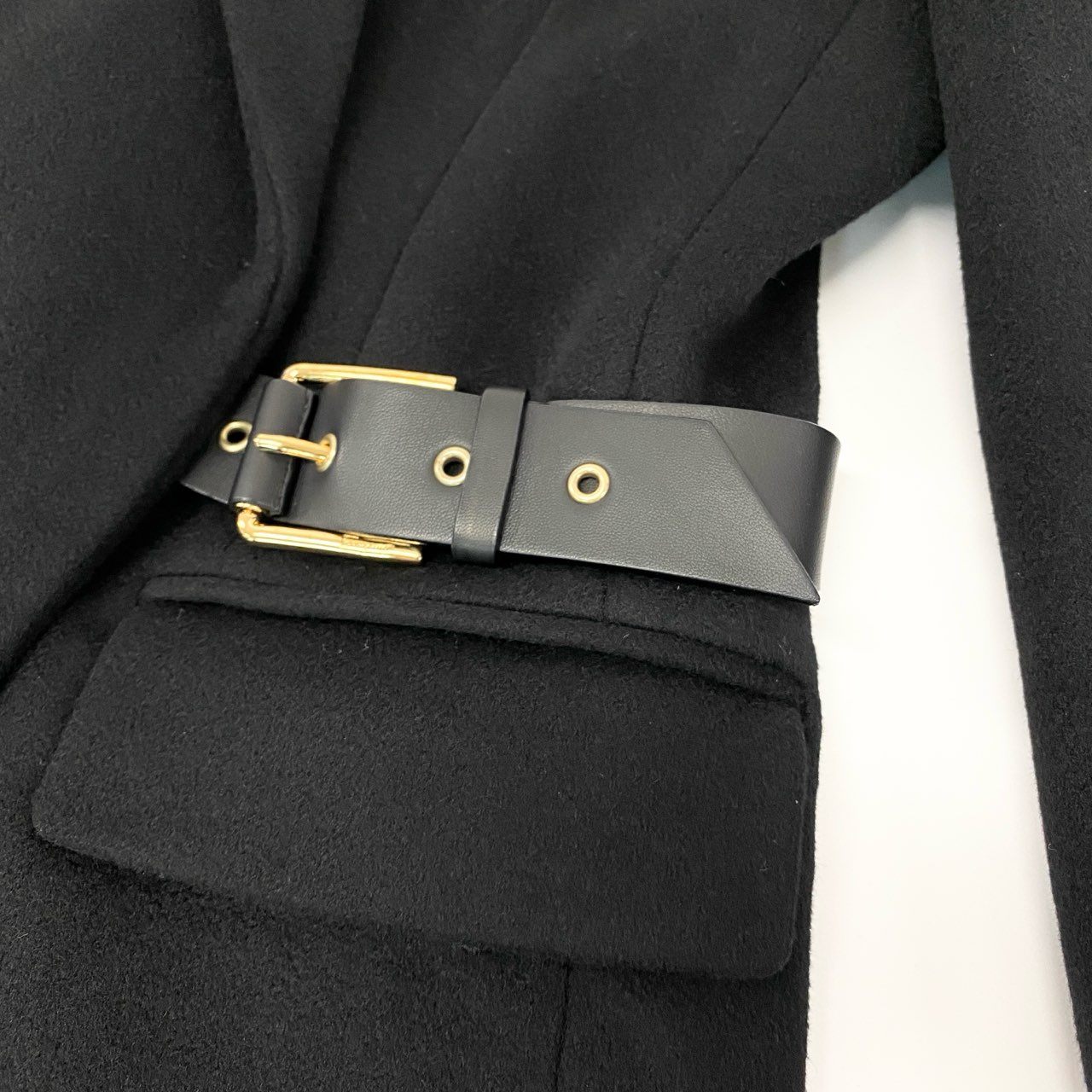 24k28《美品》 Salvatore Ferragamo サルヴァトーレフェラガモ チェスターコート ロングコート レザーベルト 38 ブラック カシミヤ100 レディース イタリア製u02t