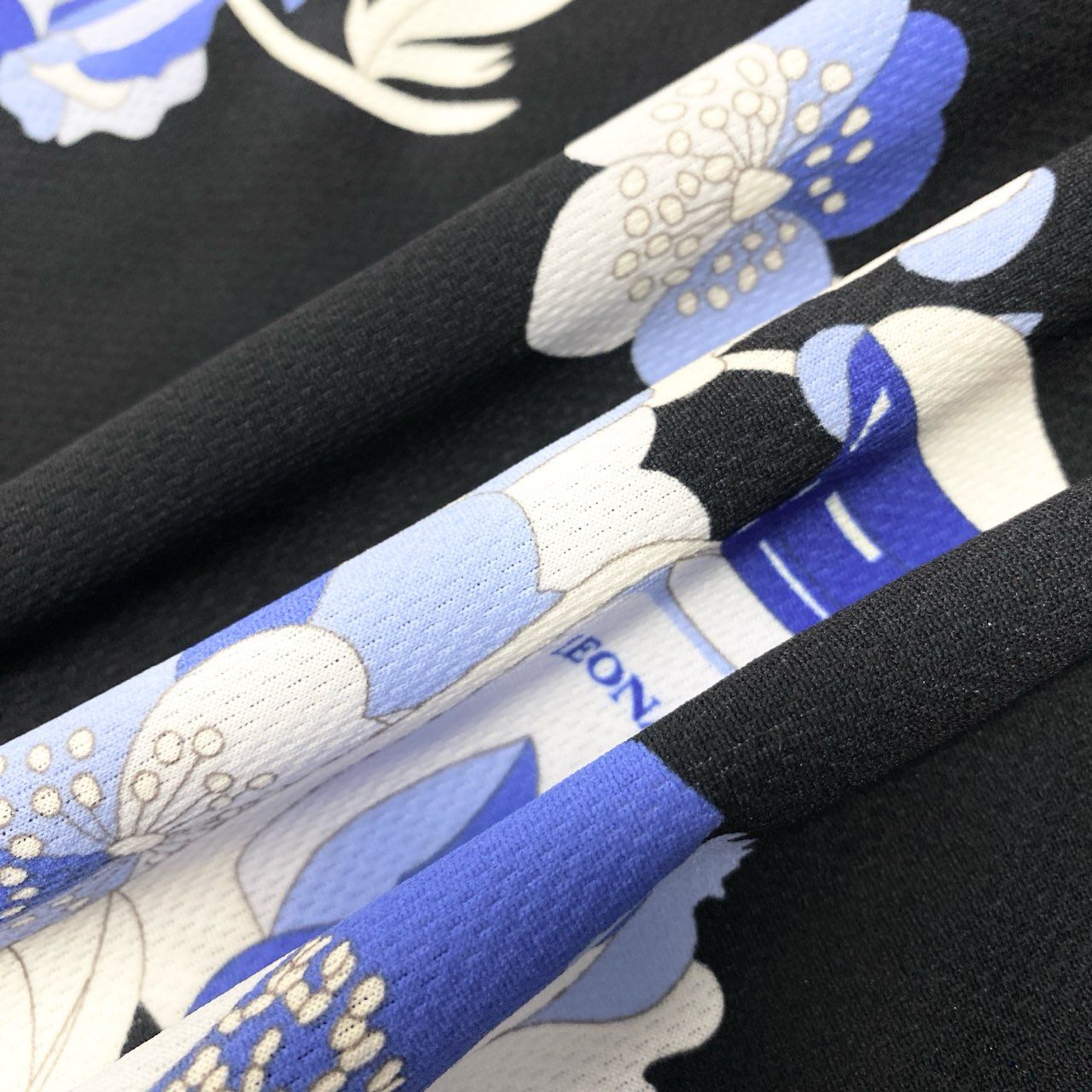 31b6 【美品】LEONARD SPORT レオナール スポーツ ジップアップジャケット ブルゾン 香水 花柄プリント 0578942 42サイズ ブラック ブルー ポリエステル100％ レディース 女性用u02t