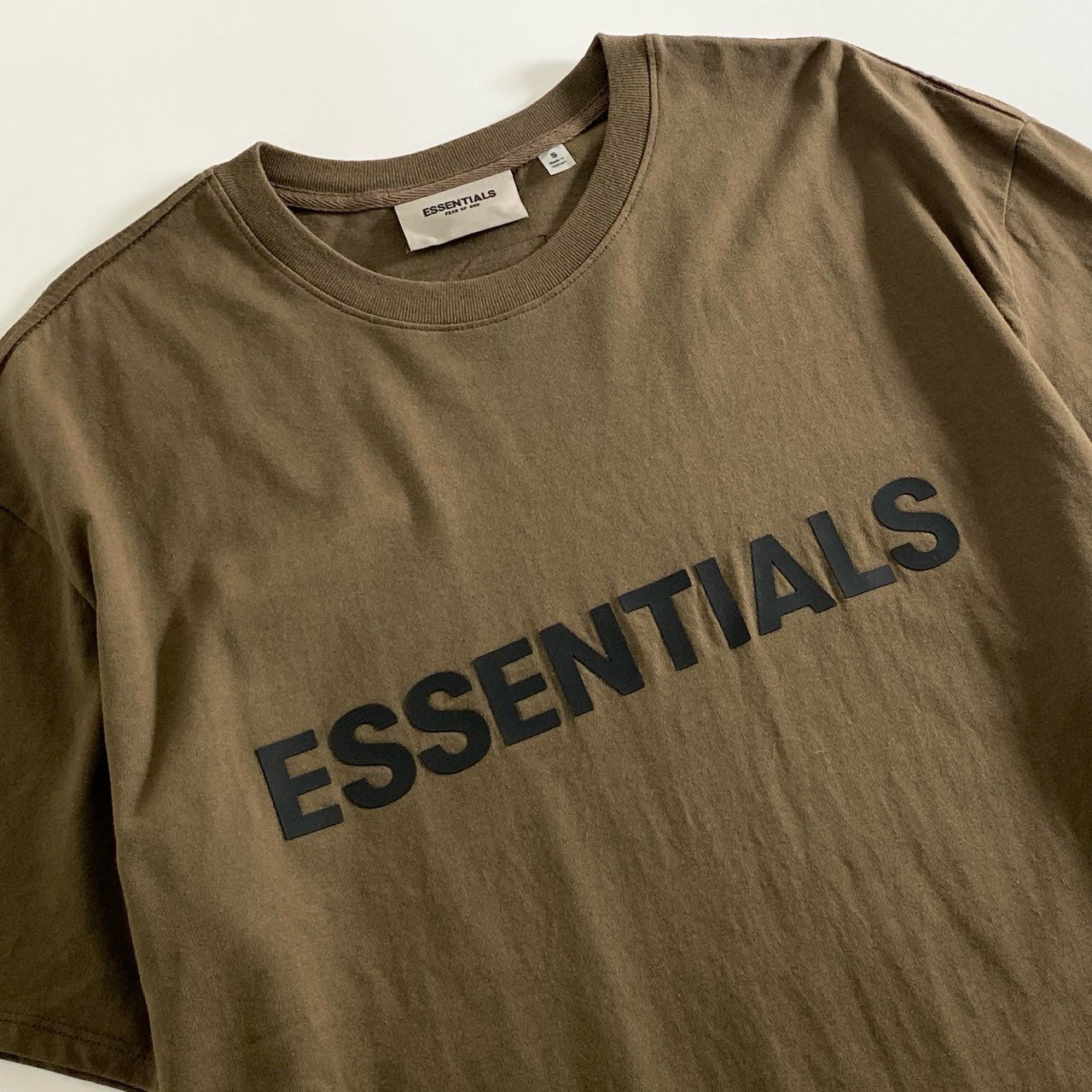 8d13 FOG ESSENTIALS エフオージーエッセンシャルズ ロゴ クルーネックTシャツ 半袖 ショートスリーブカットソー  Sサイズ ブラウン コットン