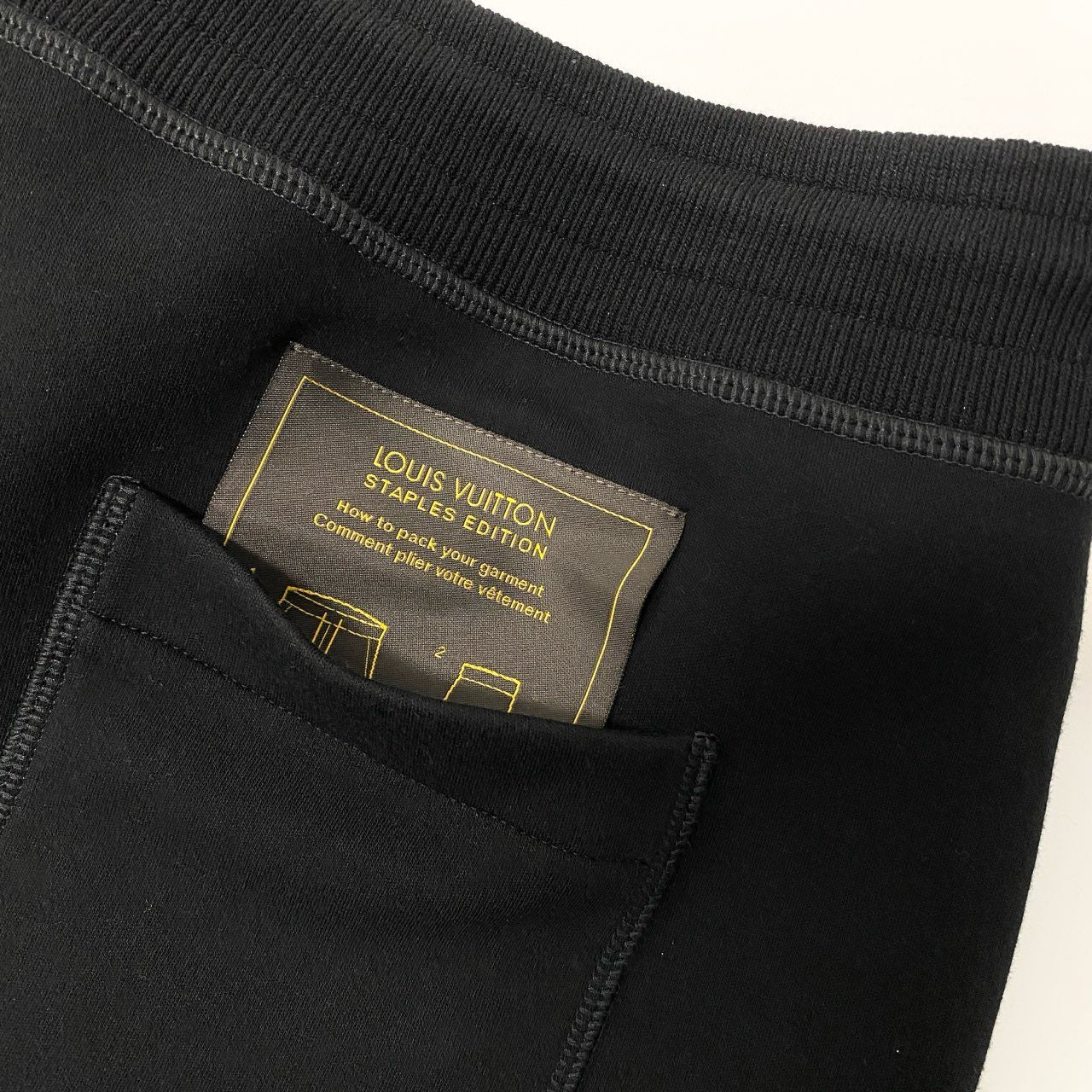 48a19 LOUIS VUITTON ルイヴィトン 2024SS ロゴラベル付き スウェットパンツ ショートパンツ ショーツ サイズL ブラック メンズk02i