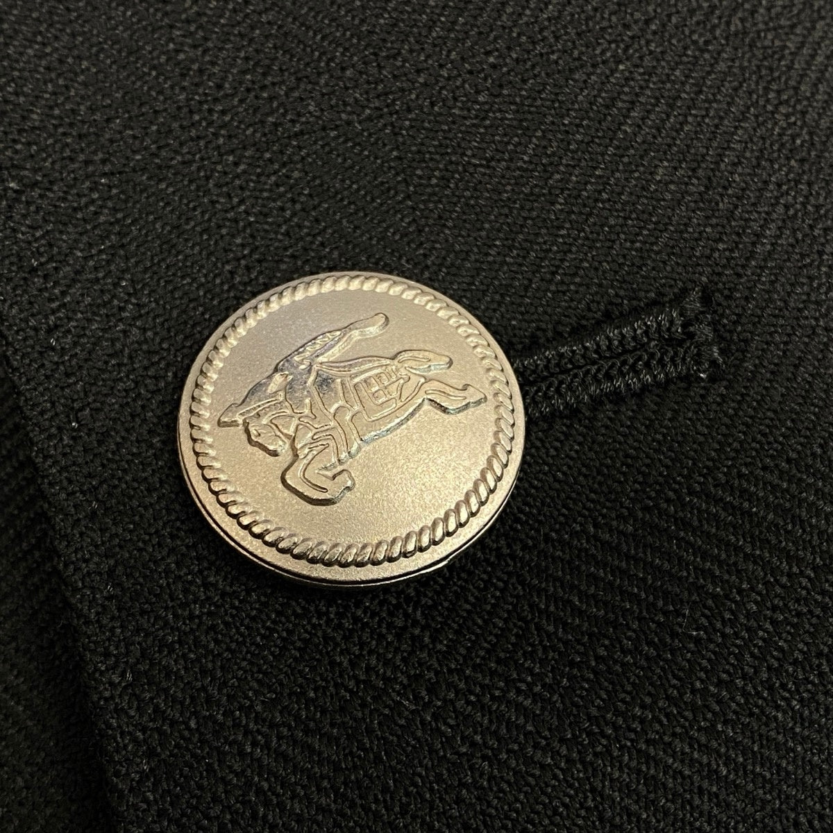 30f6 BURBERRY  LONDON バーバリーロンドン テーラードジャケット シングル 3B 刻印ボタン サイズAB5 ブラック メンズ 紳士服u02t