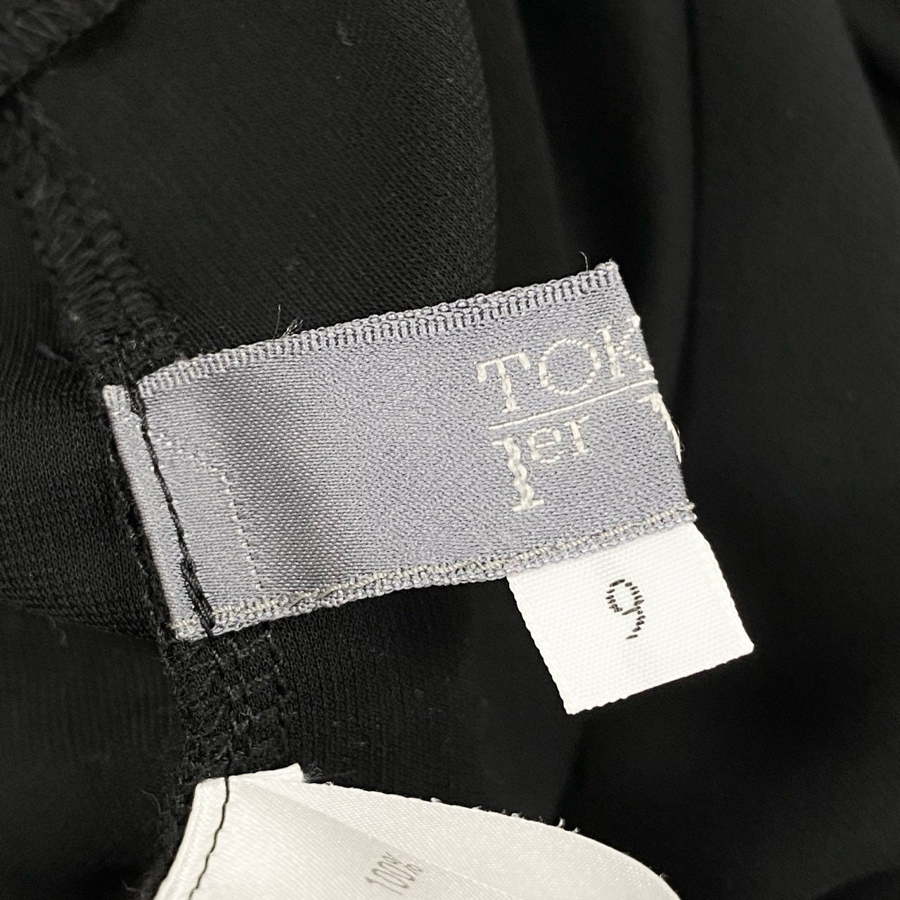 76k21《美品》 TOKUKO 1er VOL トクコプルミエヴォル 7分袖ワンピース サイドリボン マルチカラープリント ワンポイント刺繡 レディース 女性用 9 ブラックu02t