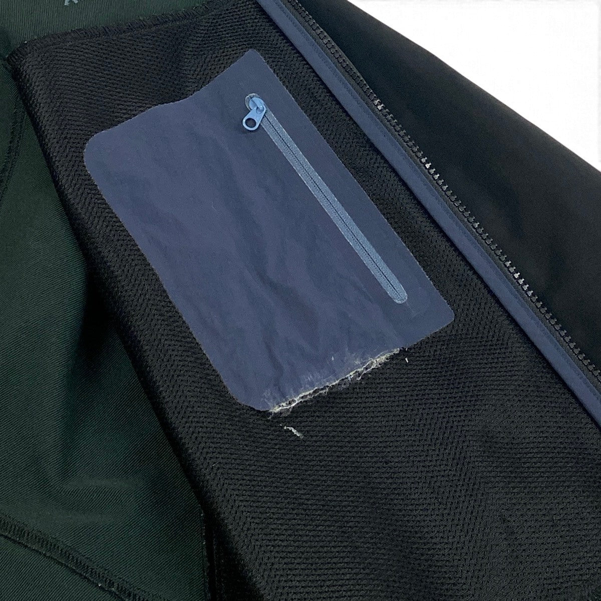 26j8 ARC’TERYX アークテリクス マウンテンパーカー ジップアップフーディー 胸元ロゴ刺繍  Lサイズ ブラック メンズ 男性用u02t
