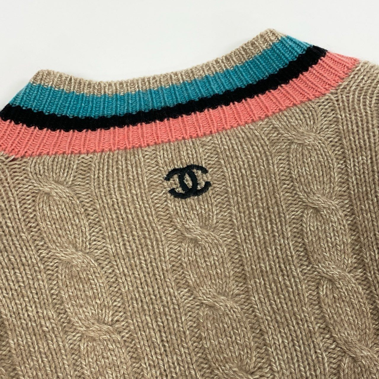 60b9 【美品】CHANEL シャネル 1996 カシミヤ スクールニット ロングスリーブニットセーター ココマーク PO8766W02335 42サイズ ベージュ レディース 女性用k02i