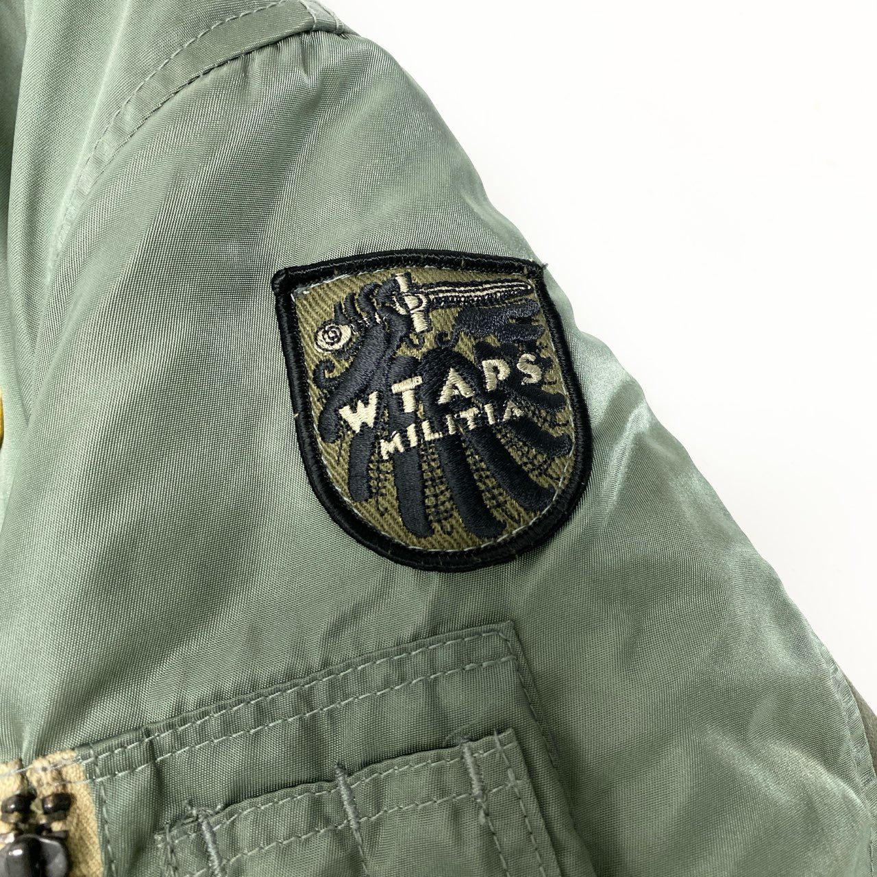 80c10 WTAPS ダブルタップス MA-1 フライトジャケット RED DAWN 刺繍 アウター GWDT-JK-M01 カーキ ナイロン100％ メンズ 男性用o07t