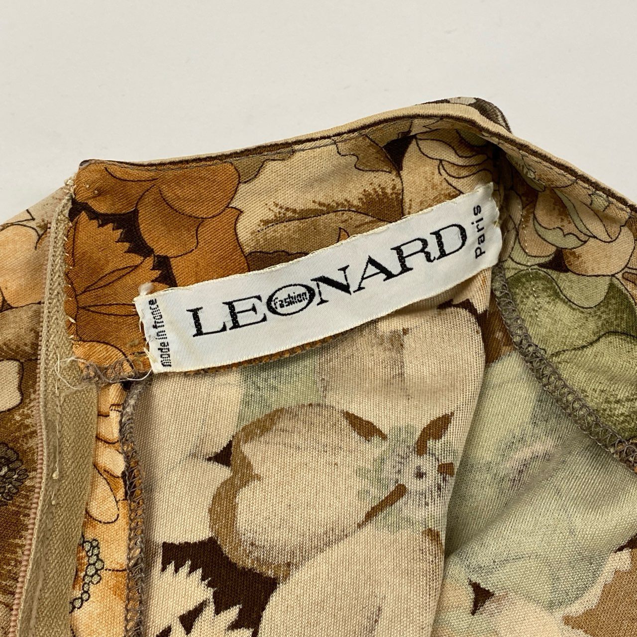 78i11 LEONARD レオナール 長袖ワンピース ウエスト切替ワンピース 花柄 総柄 ジャージー レディース 女性用 2 ベージュ系 マルチカラー シルク100％u02t