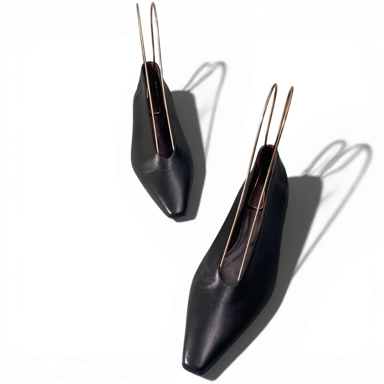 c17 【未使用】BOTTEGA BENETA ボッテガヴェネタ アーモンド フラットシューズ サイズ38 1/2 ブラック レザー レディース 靴 シューズk02i