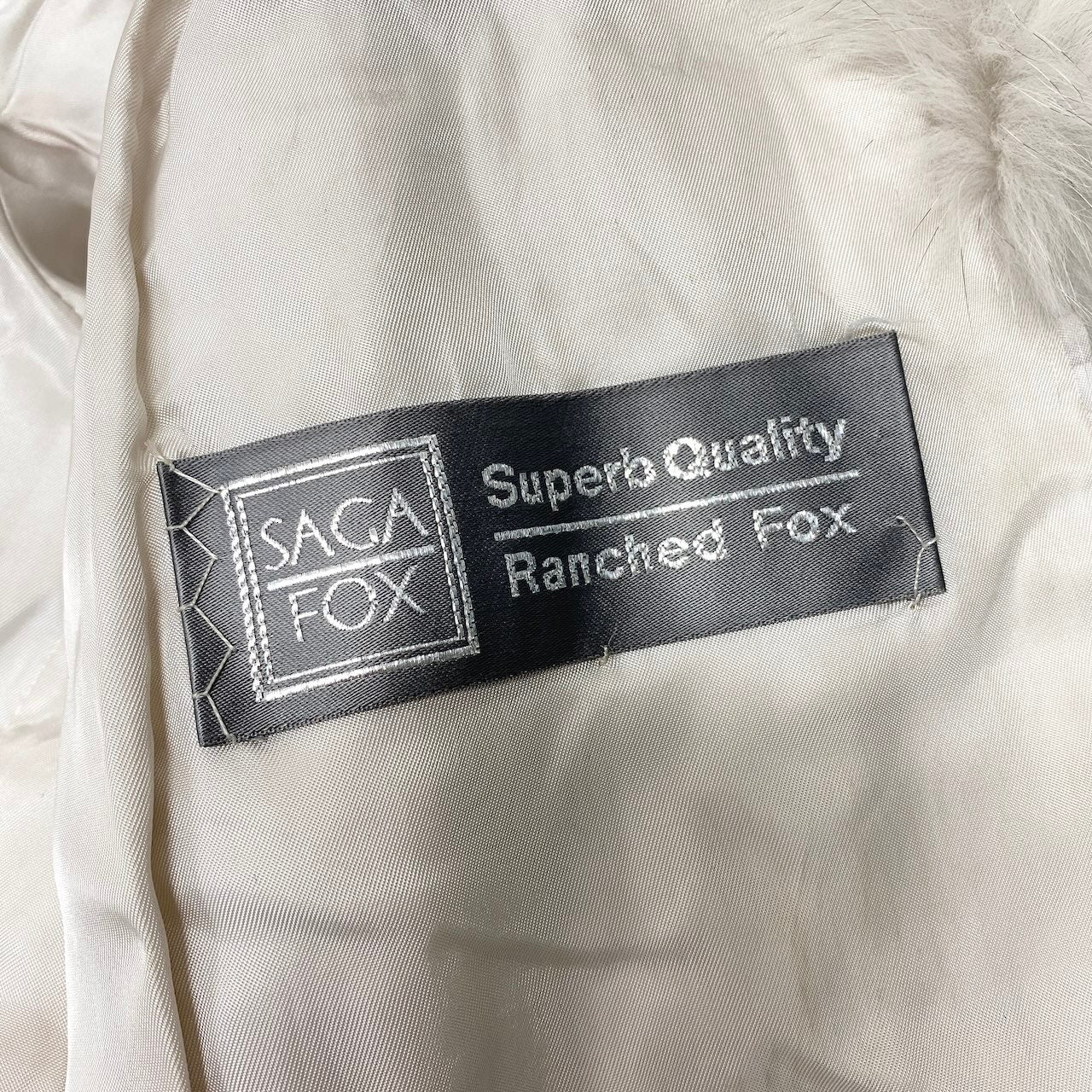 34g1 SAGA FOX サガフォックス 銀サガ ブルーフォックス 横段 ファーコート サイズ9 ホワイト 最高級本毛皮 Fox Fur Coatt18r