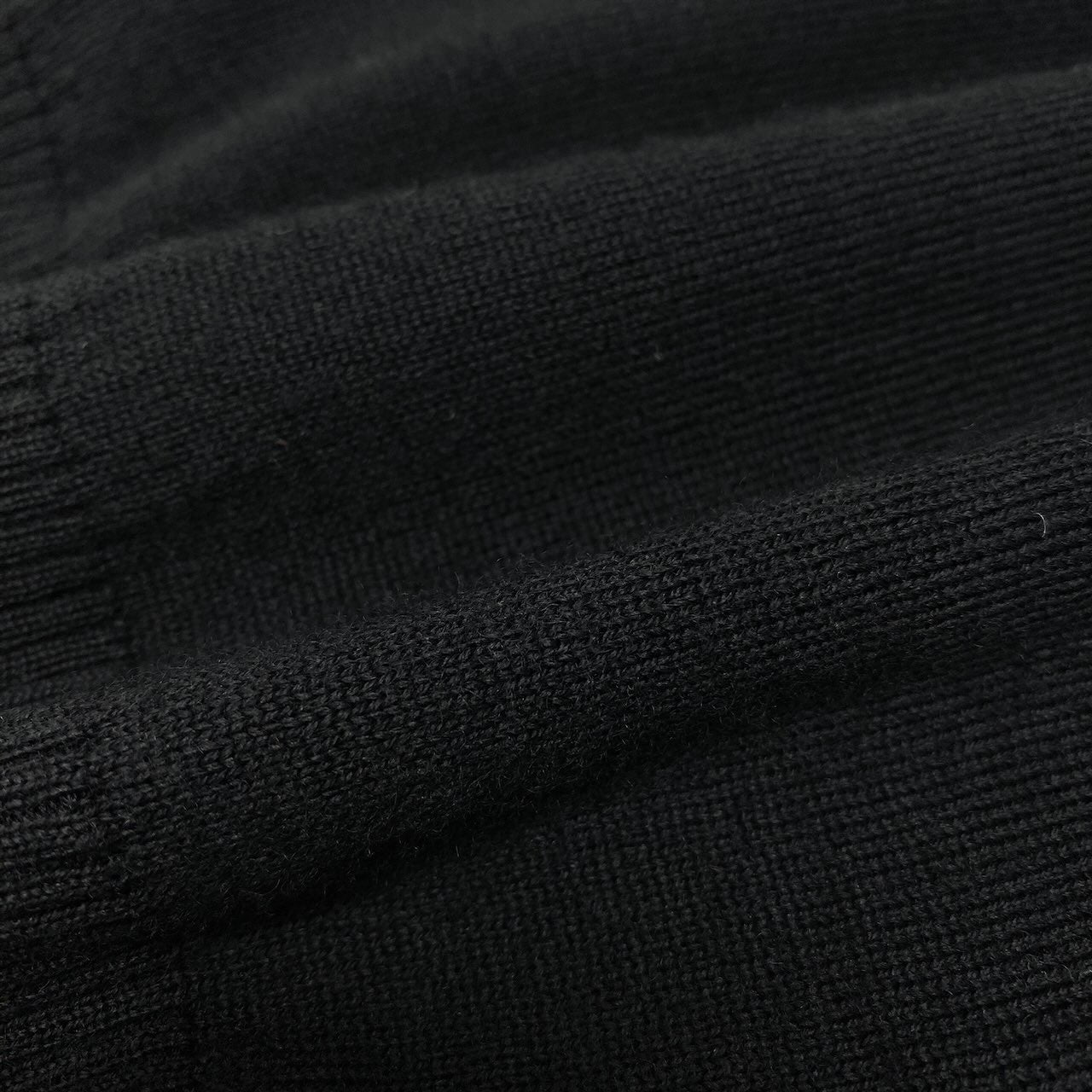 86d9 RAF BY RAF SIMONS ラフシモンズ タートルネック ニットセーター ハイゲージニット ウールブレンド ワンポイント刺繍 サイズS ブラックo07t
