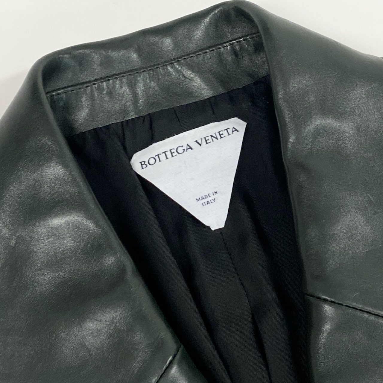 Mb16　《美品》 BOTTEGA VENETA ボッテガヴェネタ ポリッシュレザー レザーダブルコート ジャケット 716235 46 グリーン系 牛革 メンズ イタリア製ta1
