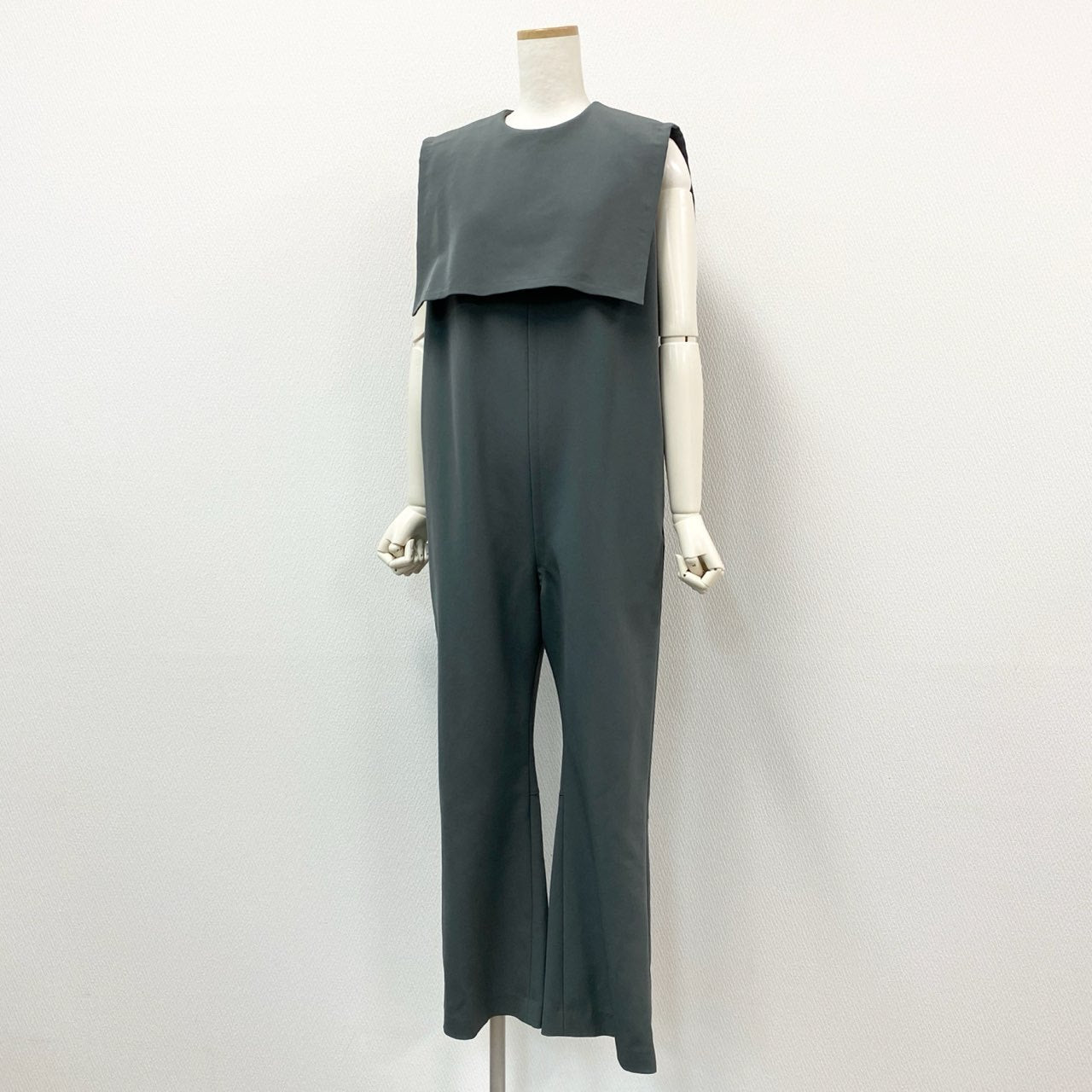 87c26 【美品】 HYKE ハイク SALON SLEEVELESS JUMPSUIT ジャンプスーツ オールインワン ノースリーブ 232-16185 1 SMALL カーキk02i
