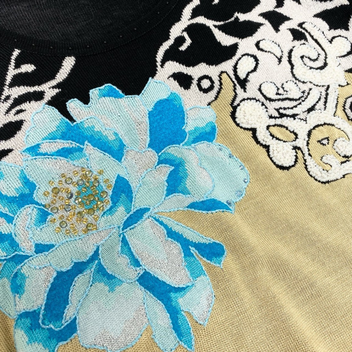 58k22【美品】LEONARD レオナール ラインストーン装飾 ラメ入り シルクニットセーター 薄手ニット サイズL  レディース 女性用 トップスk02i