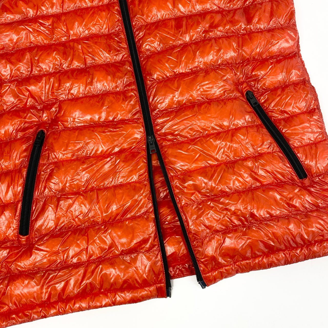 41j29 HERNO ヘルノ ライトダウンベスト ダウンジャケット アウター フード着脱可 17478-16333-3 48サイズ オレンジ メンズu02t