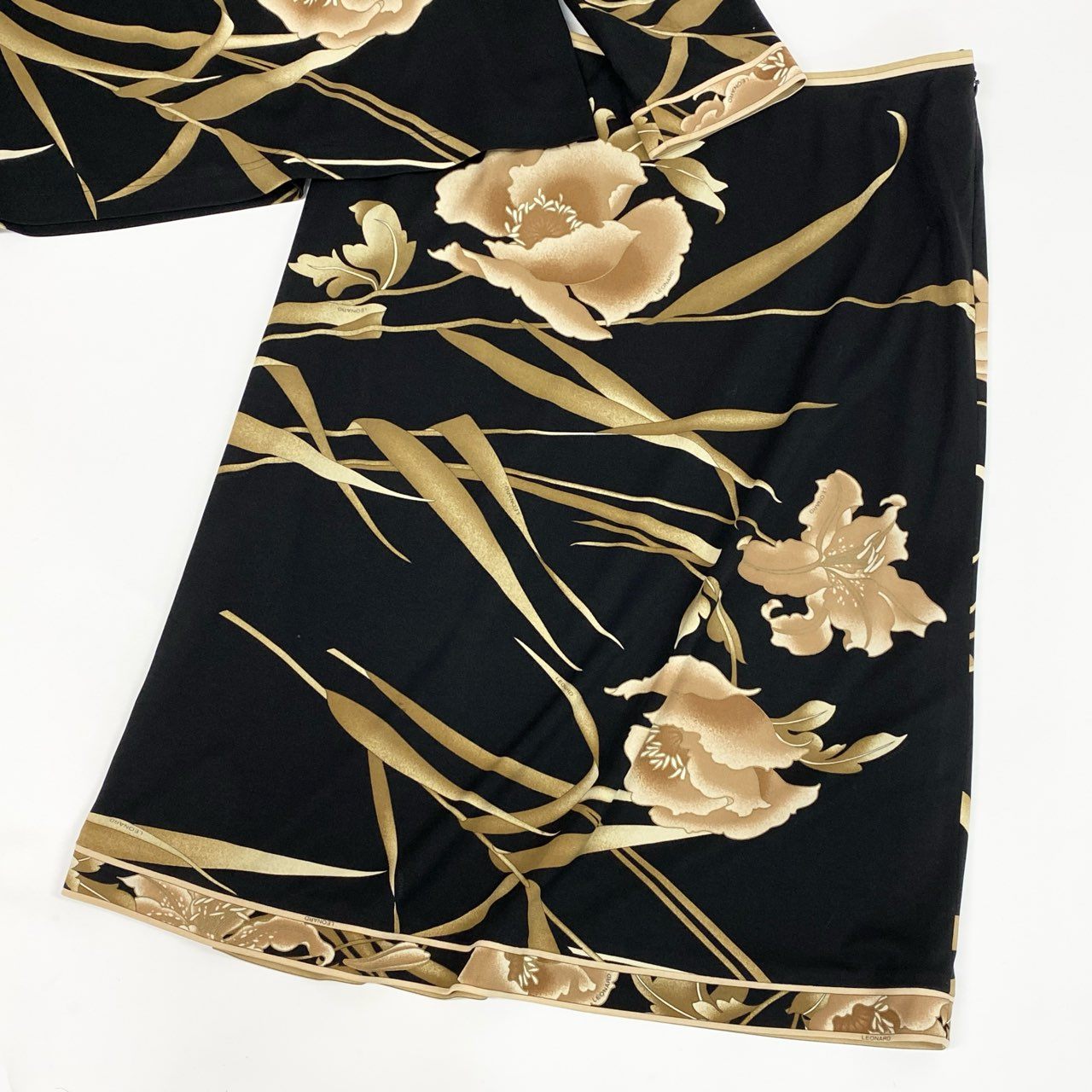 60d13 LEONARD FASHION レオナール セットアップスカート 美しい花柄プリント カンカン素材 長袖カットソー 膝丈スカート LL ブラック レディース 女性用o07t