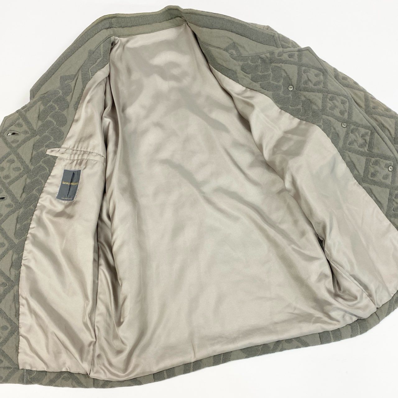 22a23 ISSEY MIYAKE イッセイミヤケ マルチジャガード コート ジャガード 筆タグ アーカイブ 7 グレー レディースu02t
