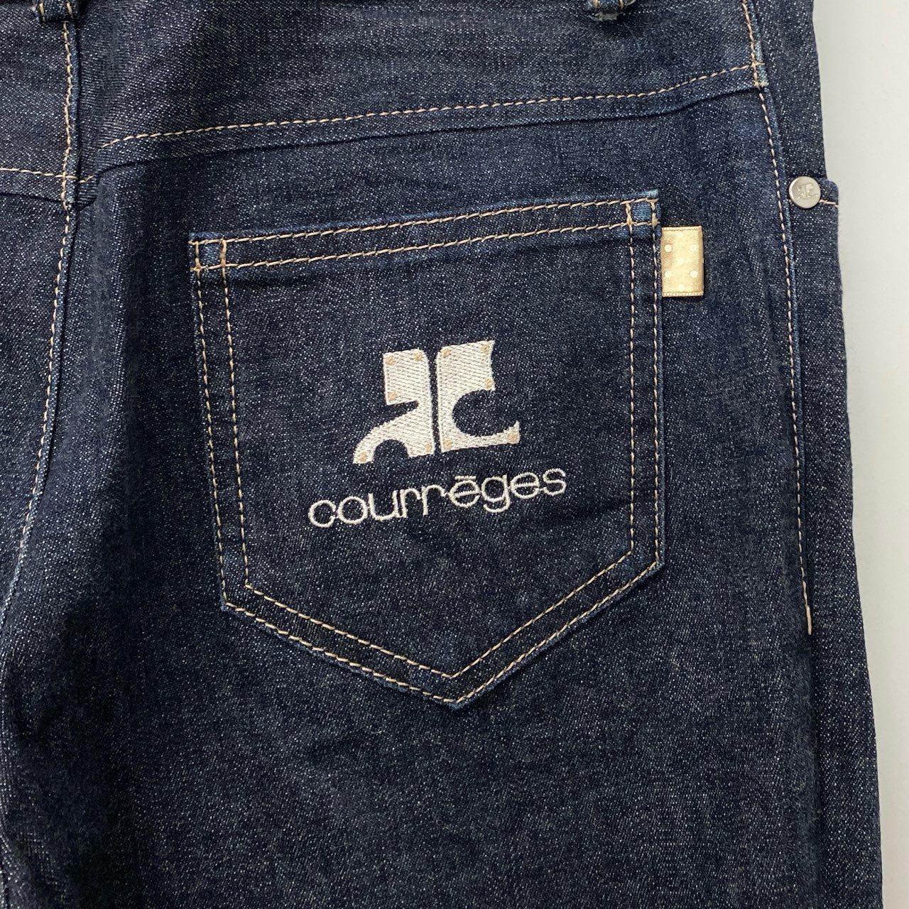 Ia28 courreges クレージュ ストレートデニムパンツ ボトムパンツ ブランドロゴ刺繍 40サイズ インディゴ レディース 女性用u02t