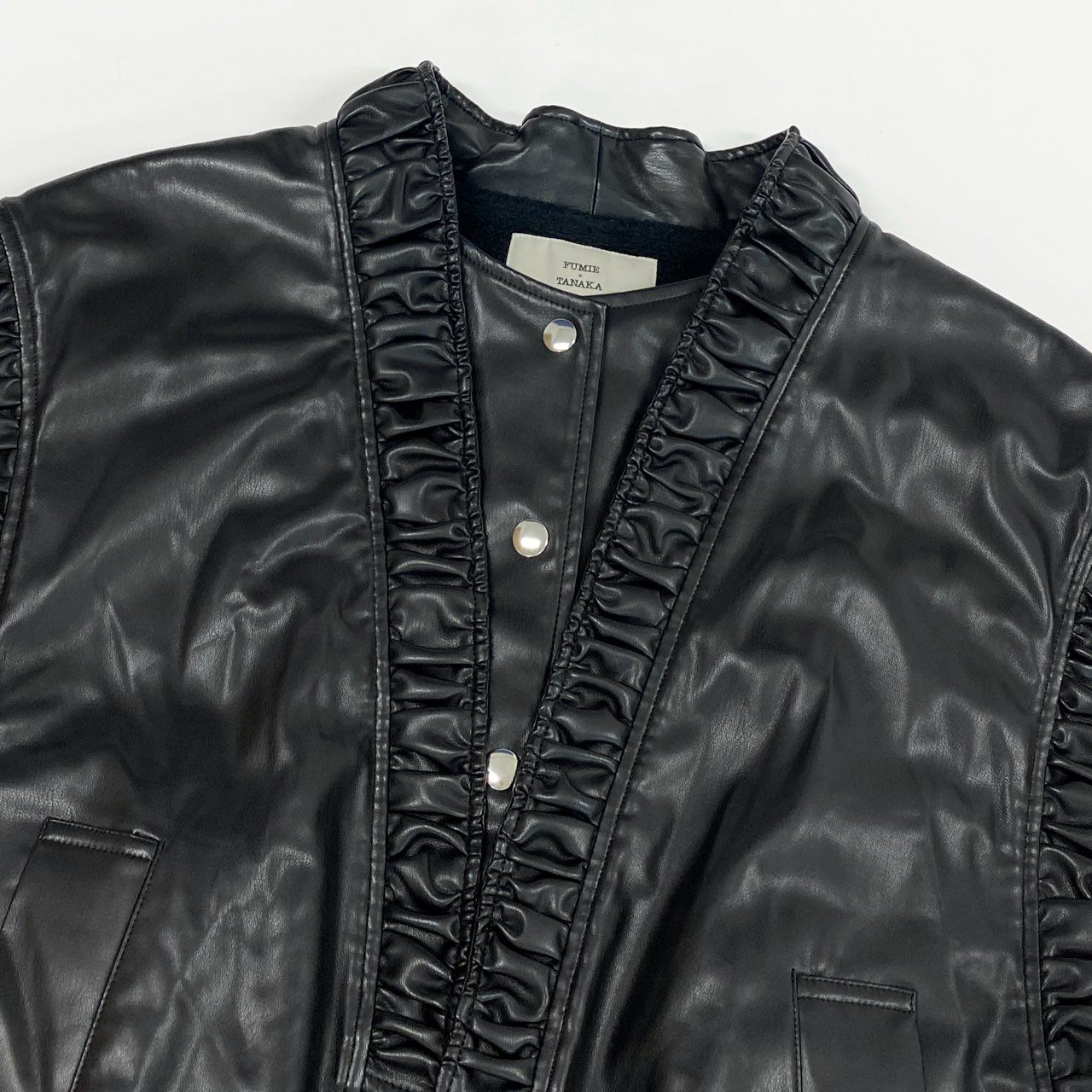 8L5【美品】FUMIE TANAKA フミエタナカ ギャザーベスト フェイクレザーベスト 裏起毛 日本製 F23A-16 2サイズ ブラック レディースu02t