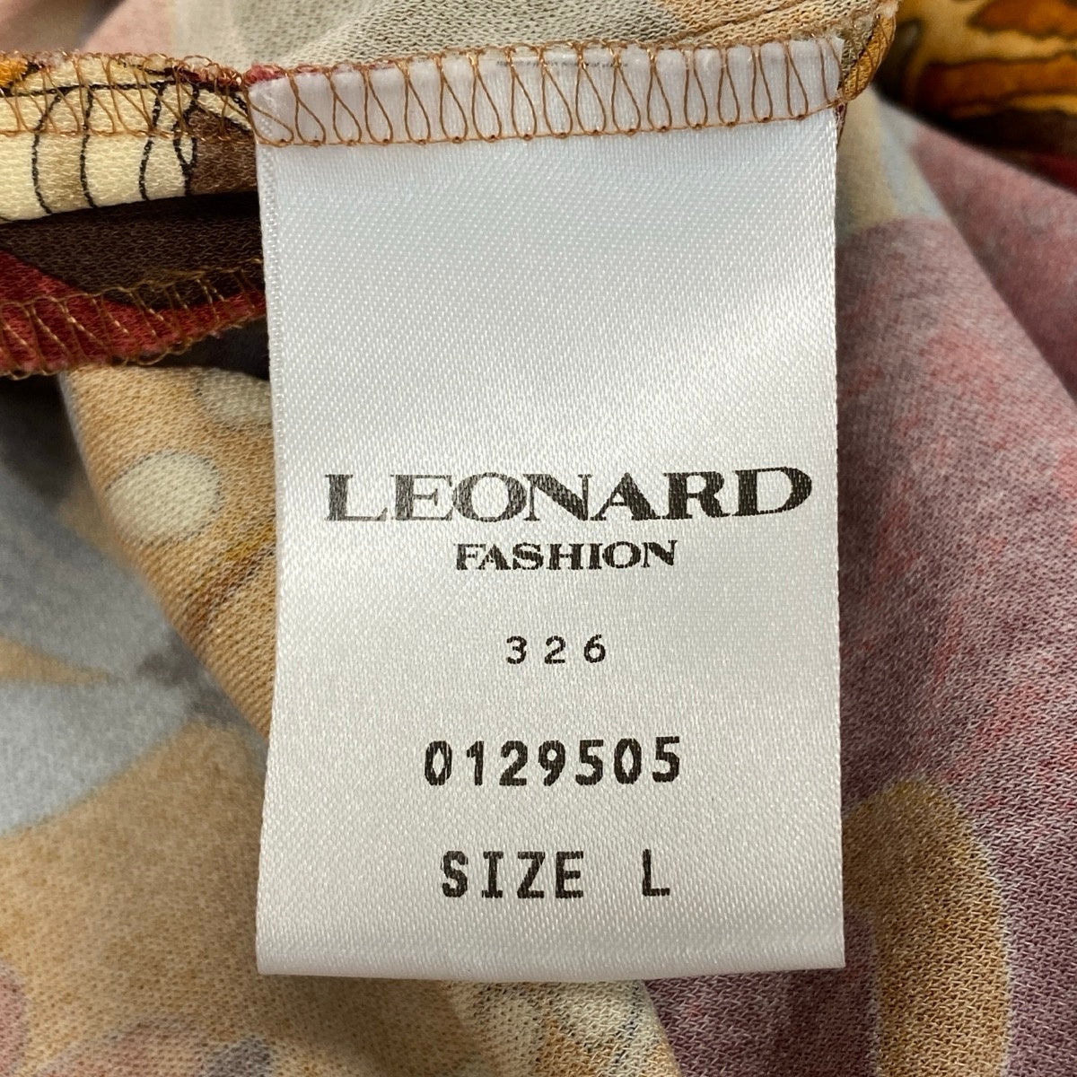 32f11 LEONARD FASHION レオナール モックネック ショートスリーブ カットソー カンカン素材 美しい花柄プリント サイズL マルチカラー レディース 女性服u02t