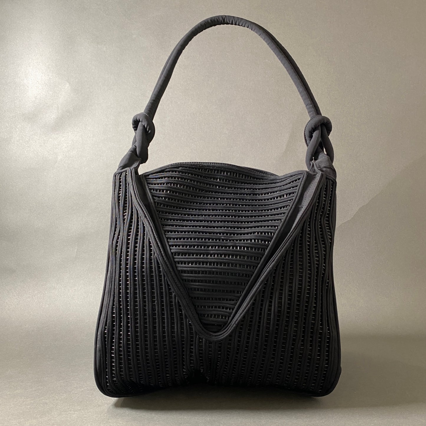 Af26 《美品》 GIORGIO ARMANI ジョルジオアルマーニ ビーズロープ トートバッグ ユニセックス ショルダーバッグ ブラック TOTE BAG イタリア製