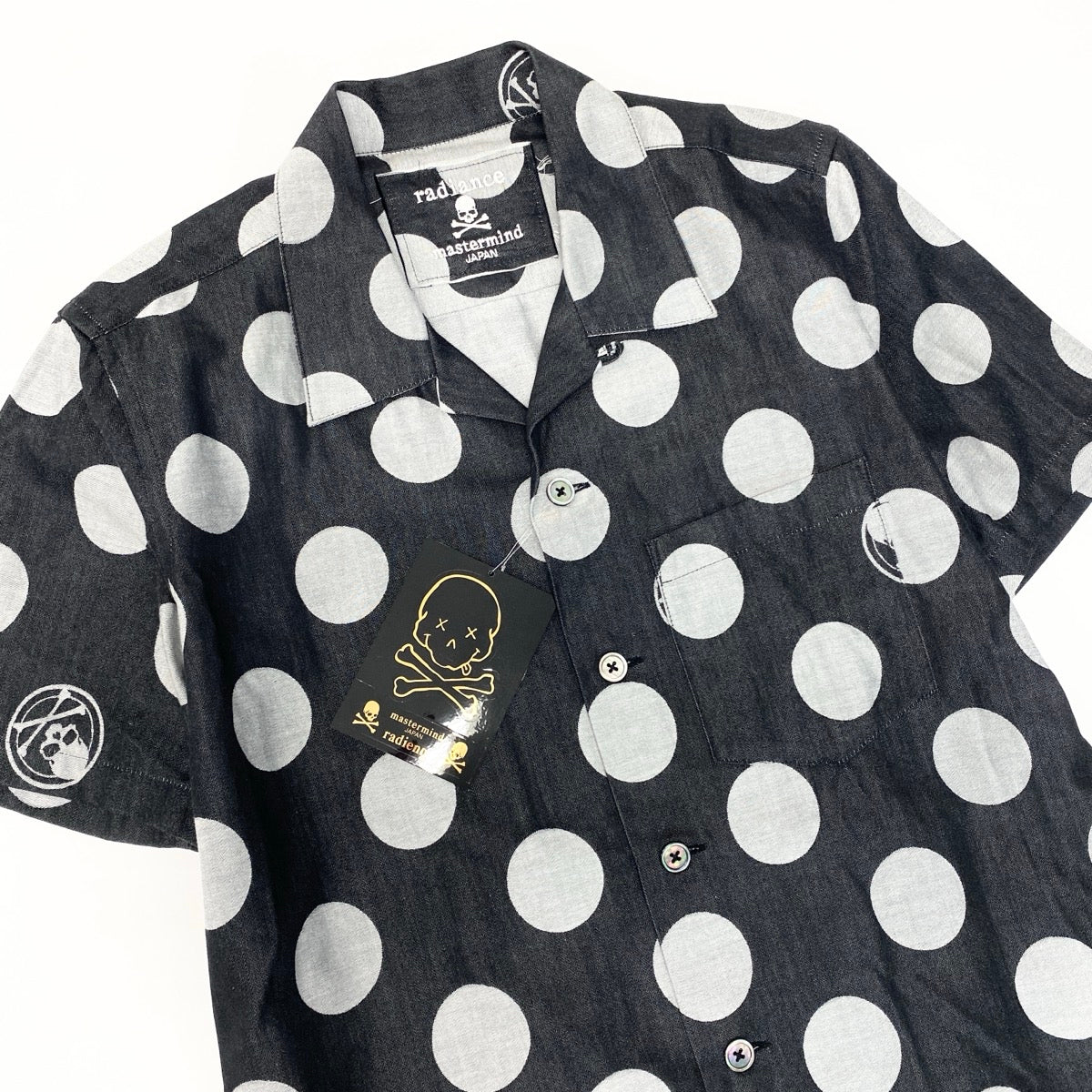 32e13 【新品保管品】mastermind JAPAN マスターマインド 半袖コットンシャツ  ドット柄 スカル 日本製 Mサイズ グレー系 コットン100％ メンズ 男性用k02i