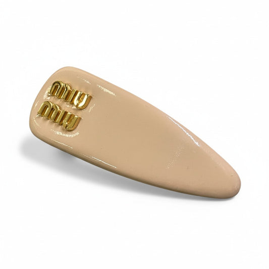 b15 《美品》 miu miu ミュウミュウ ロゴヘアクリップ バレッタ ヘアアクセサリー ピンク レザー レディース 女性用ta1