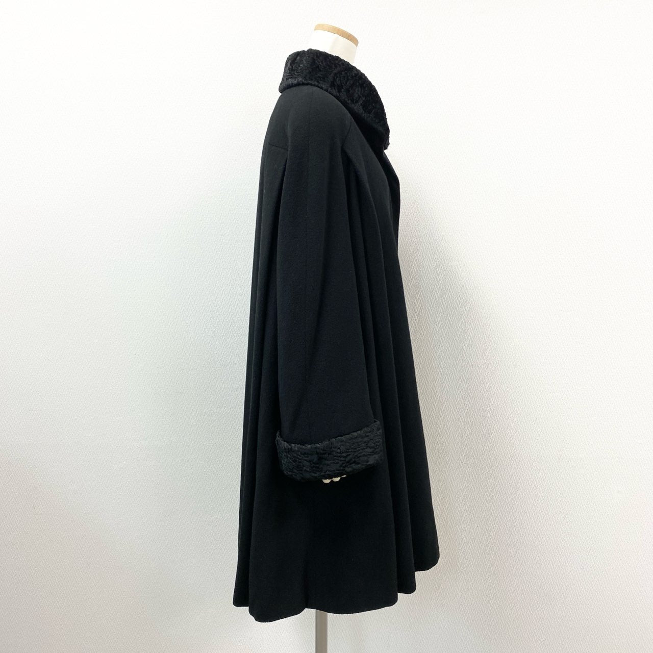 80k11 Aquascutum OF LONDON アクアスキュータム 英国製 ステンカラーコート ロングコート ラムファー 比翼ボタン レディース 女性用 アウター ブラックu02t