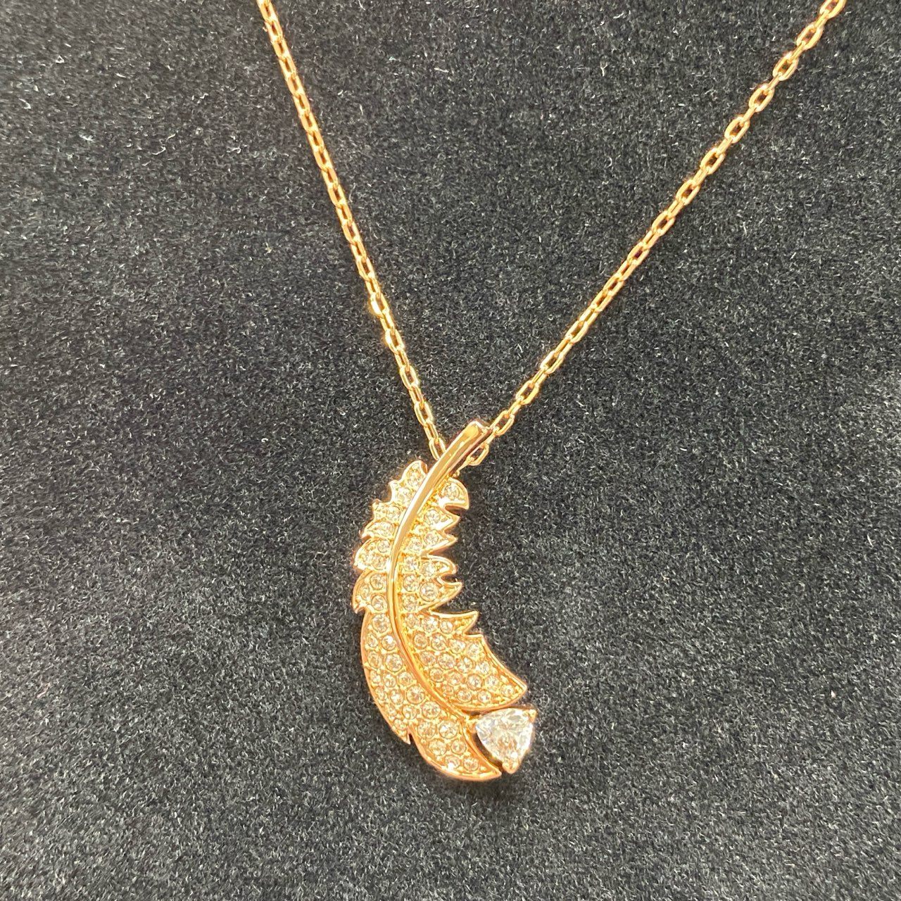 f4 《2点セット》 SWAROVSKI スワロフスキー リーフモチーフ ネックレス ピアス ピンクゴールド パールビーズ ラインストーン 箱付き アクセサリー ジュエリー