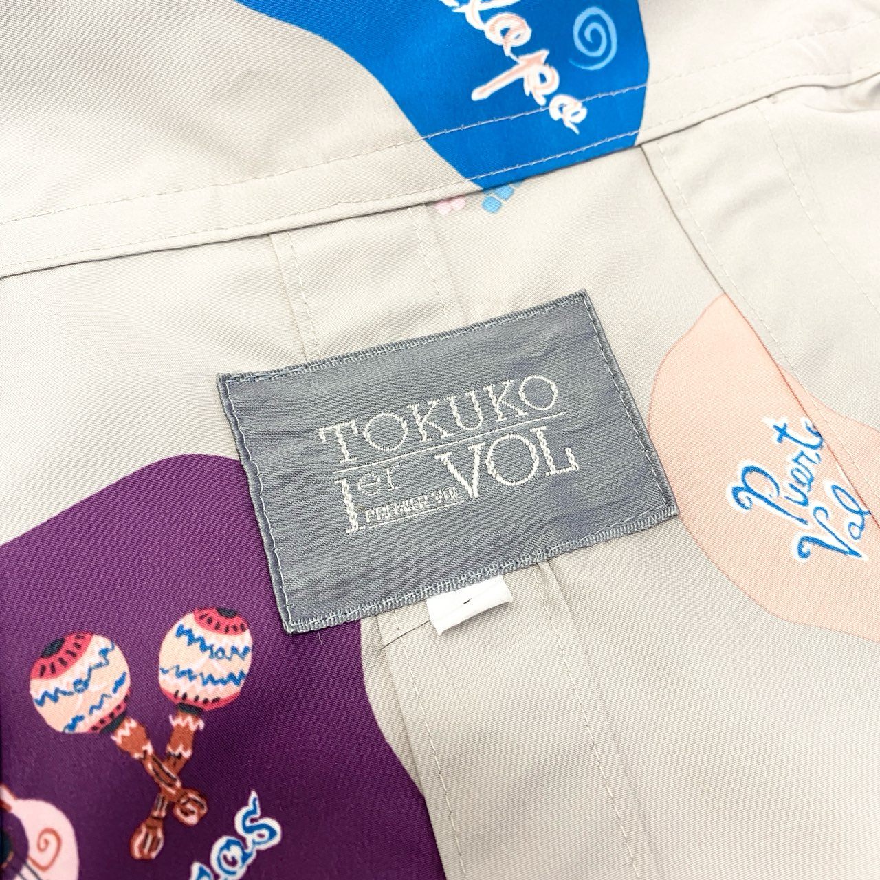 72a28《美品》 TOKUKO 1er VOL トクコプルミエヴォル 薄手コート ジャケット 裏地総柄 Aライン 9 ベージュ ポリエステル レディースu02t