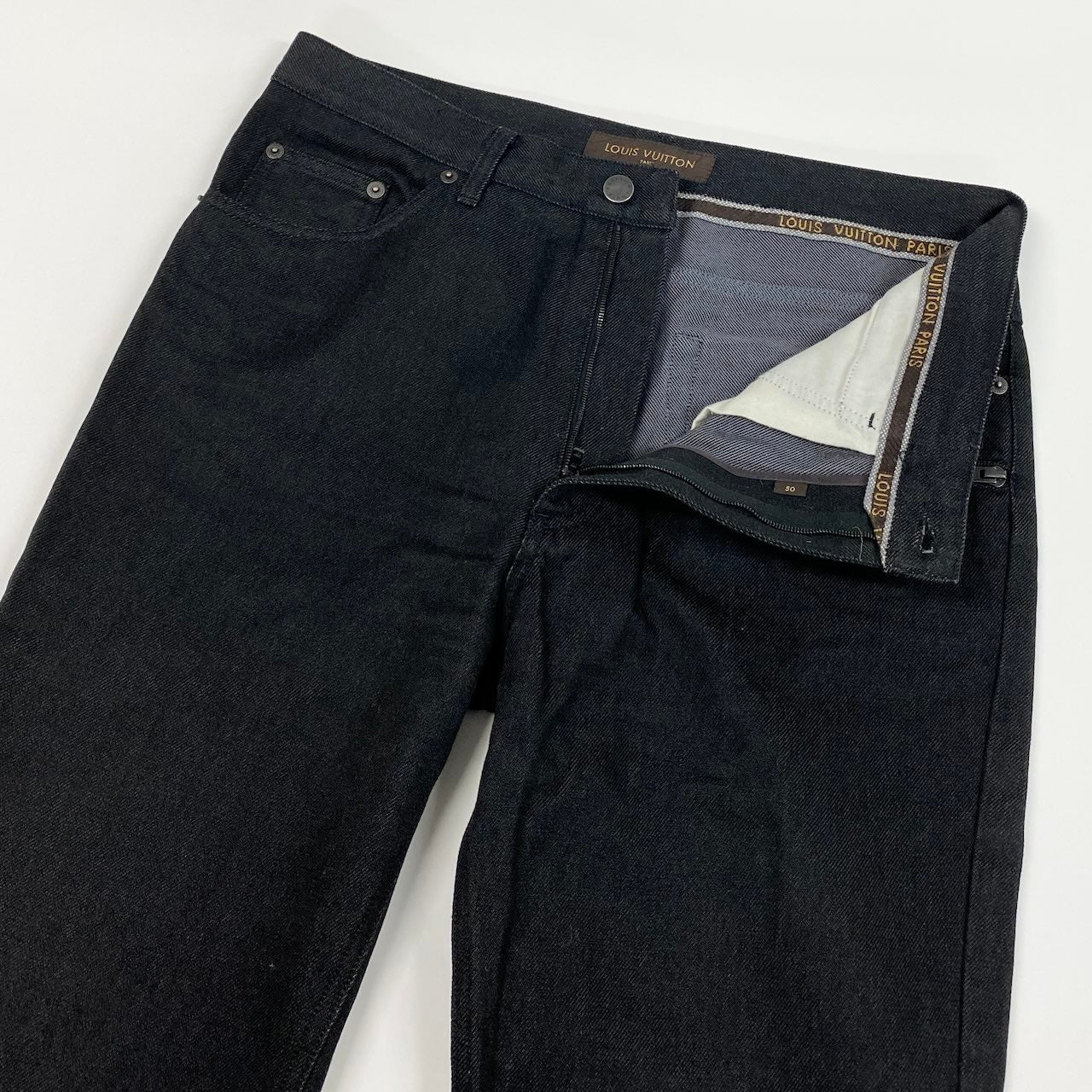 65d16 【極美品】 LOUIS VUITTON ルイヴィトン デニムパンツ ストレートデニム ブラックデニム ボトムス イタリア製 ブラック系 コットン100％ メンズ 紳士服u02t