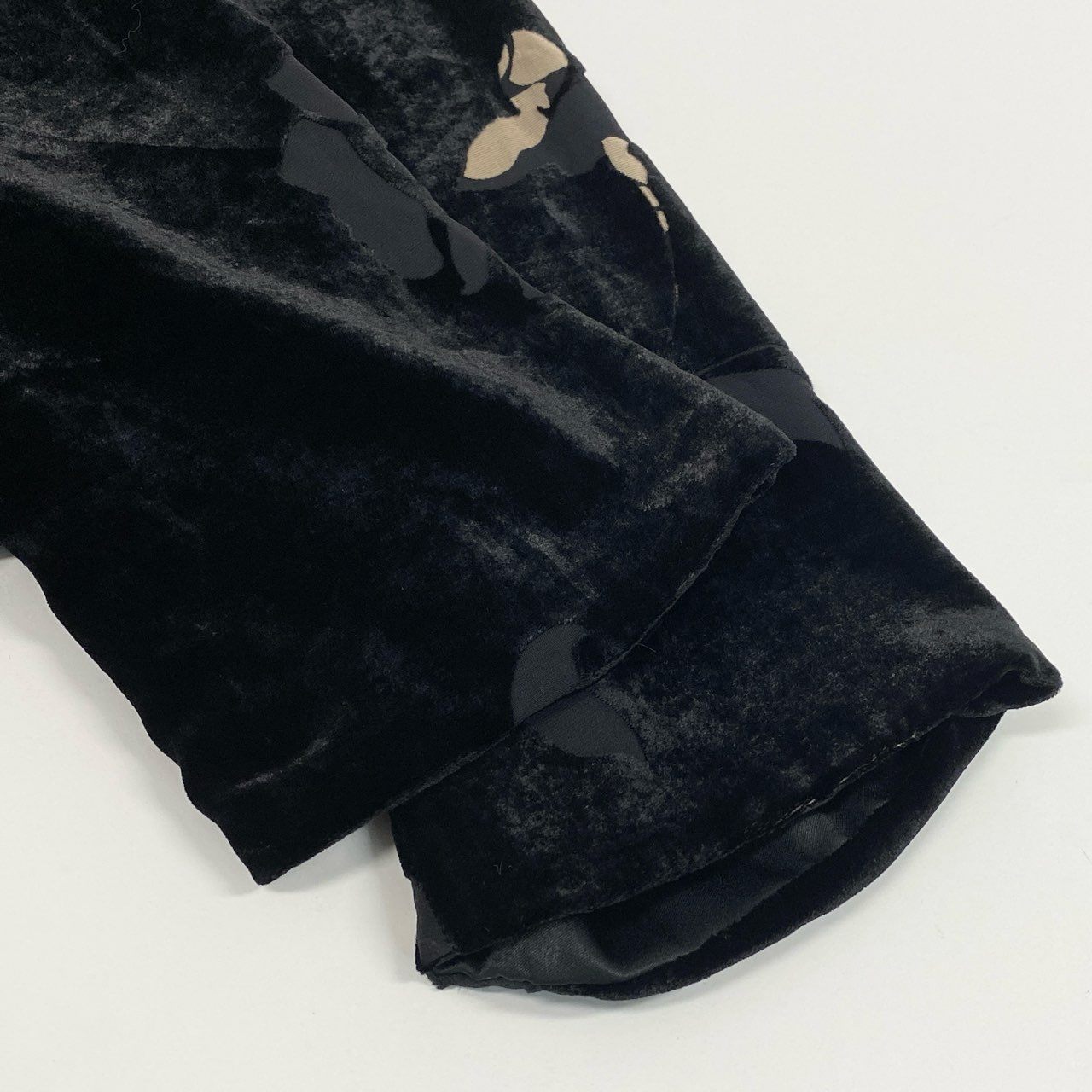 Eb10 【美品】ARMANI COLLEZIONI アルマーニコレッツォーニ 花柄ベロアジャケットブラウス Vネックパフスリーブブラウス  40サイズ ブラック レディース 女性用k02i