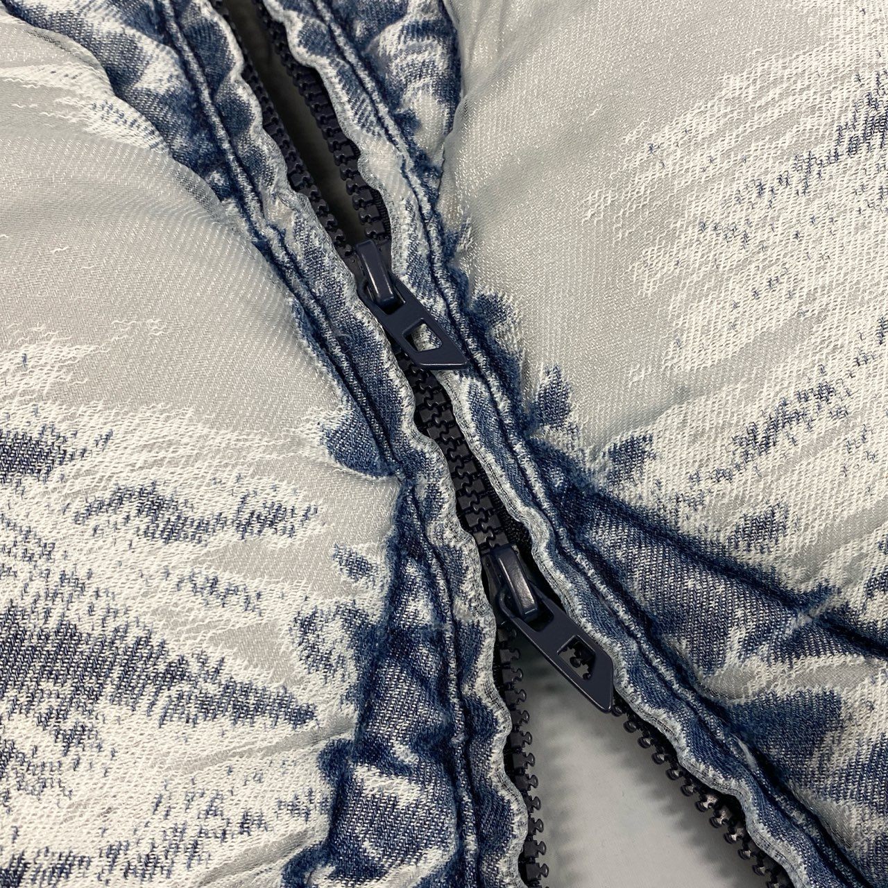 71c24 定価￥111,100 DIESEL ディーゼル W-HISTEL Puffer Jacket パファージャケット サイズ36 / 165 インディゴブルー バーンアウトウォッシュ加工t18r