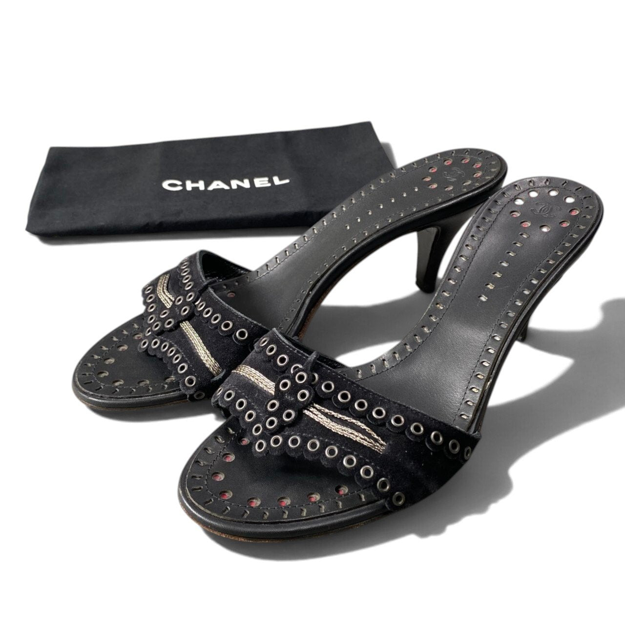 h12 CHANEL ハトメスタッズ キトンヒールミュール サンダル 36 1/2サイズ ブラック レディース 女性用k02i