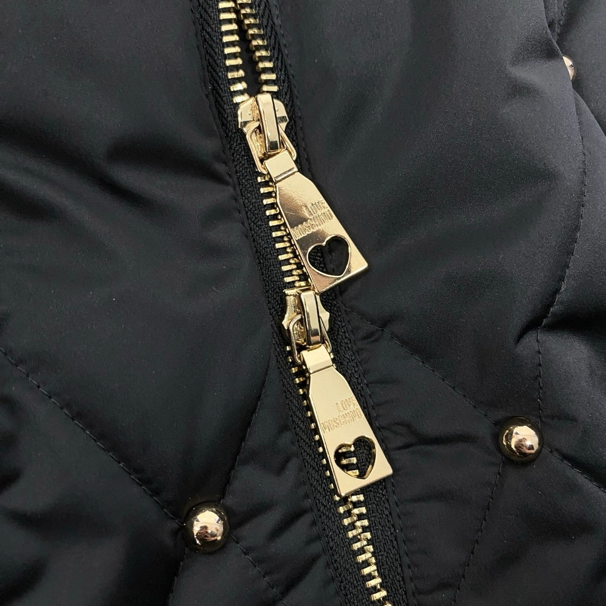 89g24 【美品】LOVE MOSCHINO ラブモスキーノ 中綿ロングコート キルティングコートジャケット ダブルジップ 44サイズ ブラック ゴールド ポリエステル100％ レディース 女性用k02i